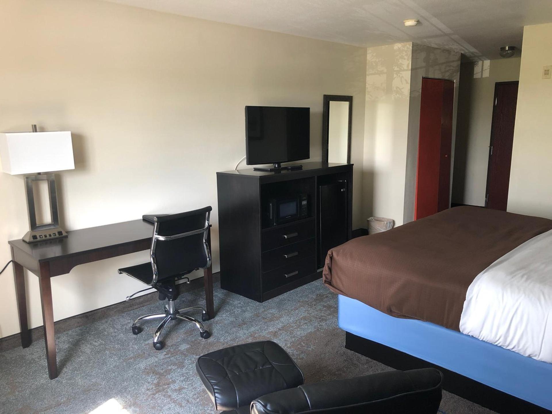 AmericInn by Wyndham Maquoketa photo 14