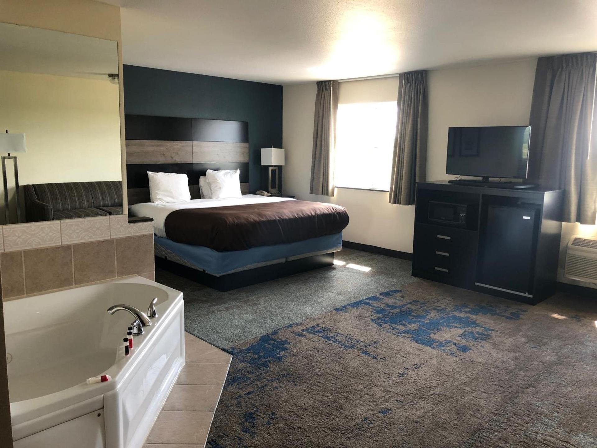 AmericInn by Wyndham Maquoketa photo 12