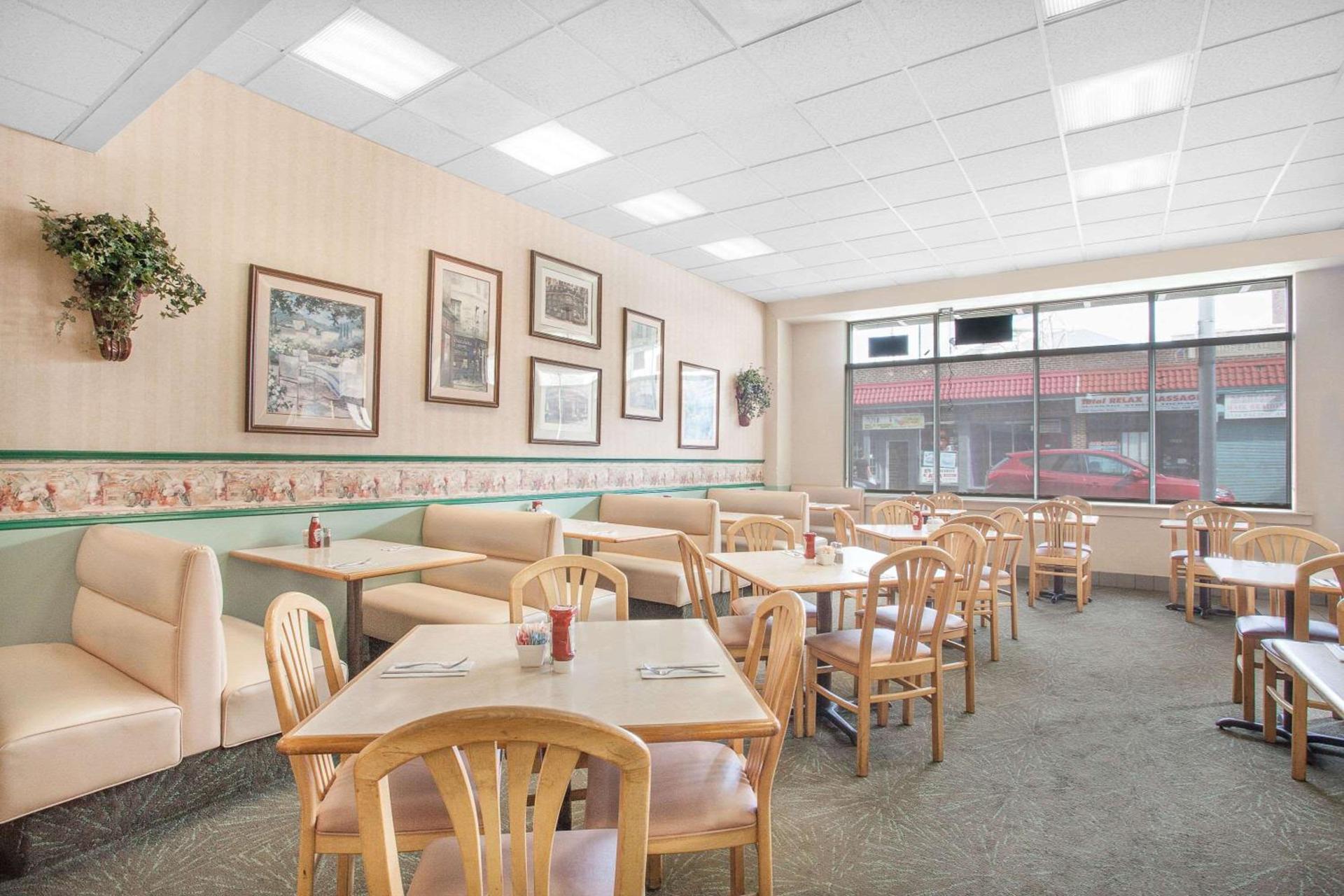 Howard Johnson by Wyndham Atlantic City photo 34