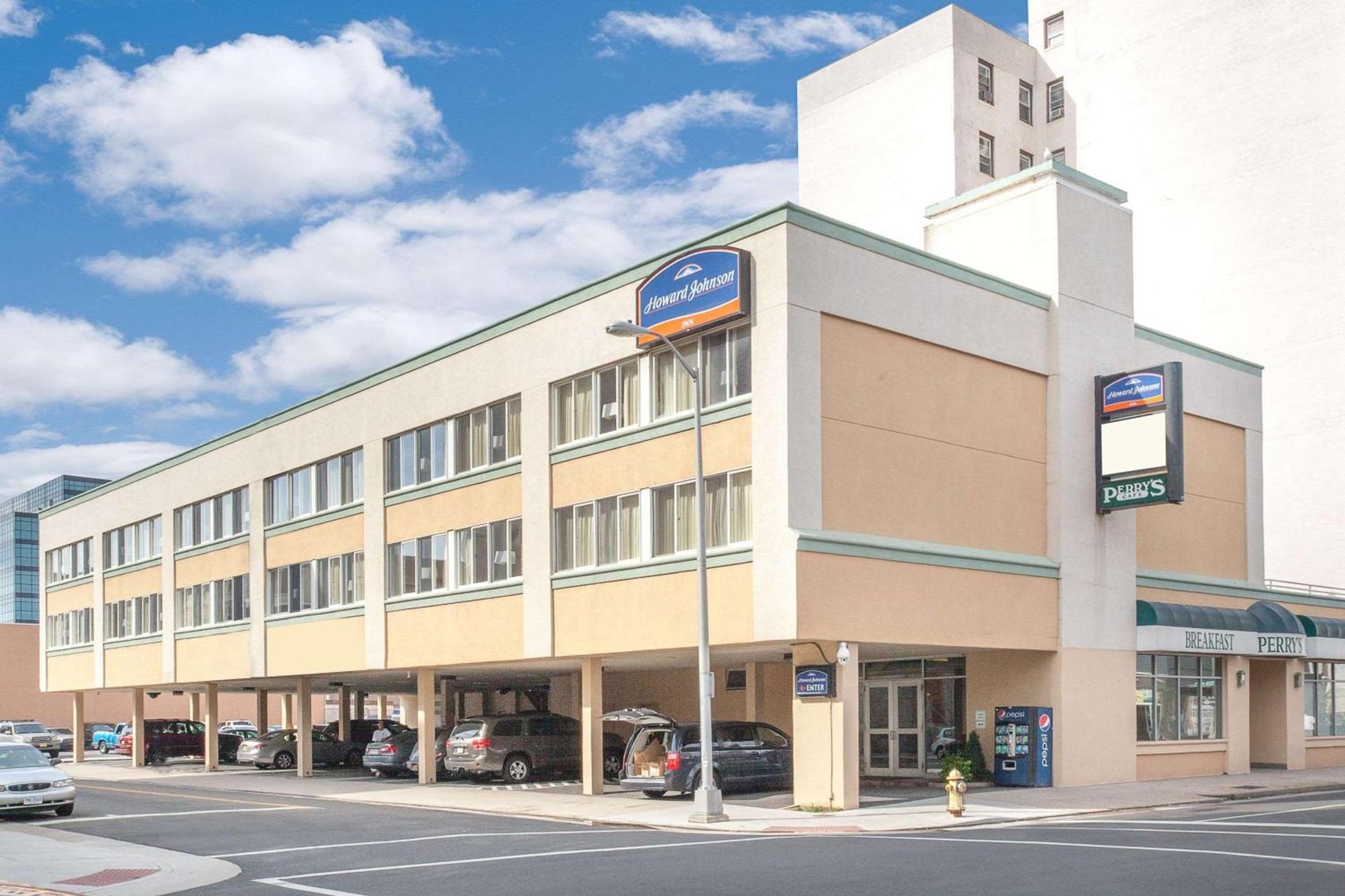 Howard Johnson by Wyndham Atlantic City photo 1