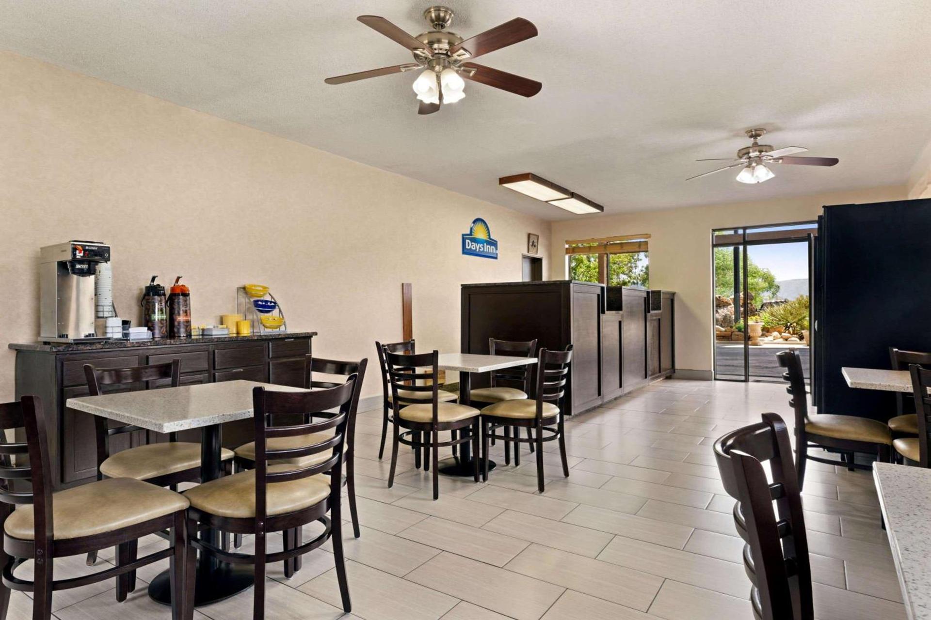 Days Inn by Wyndham Cortez photo 12