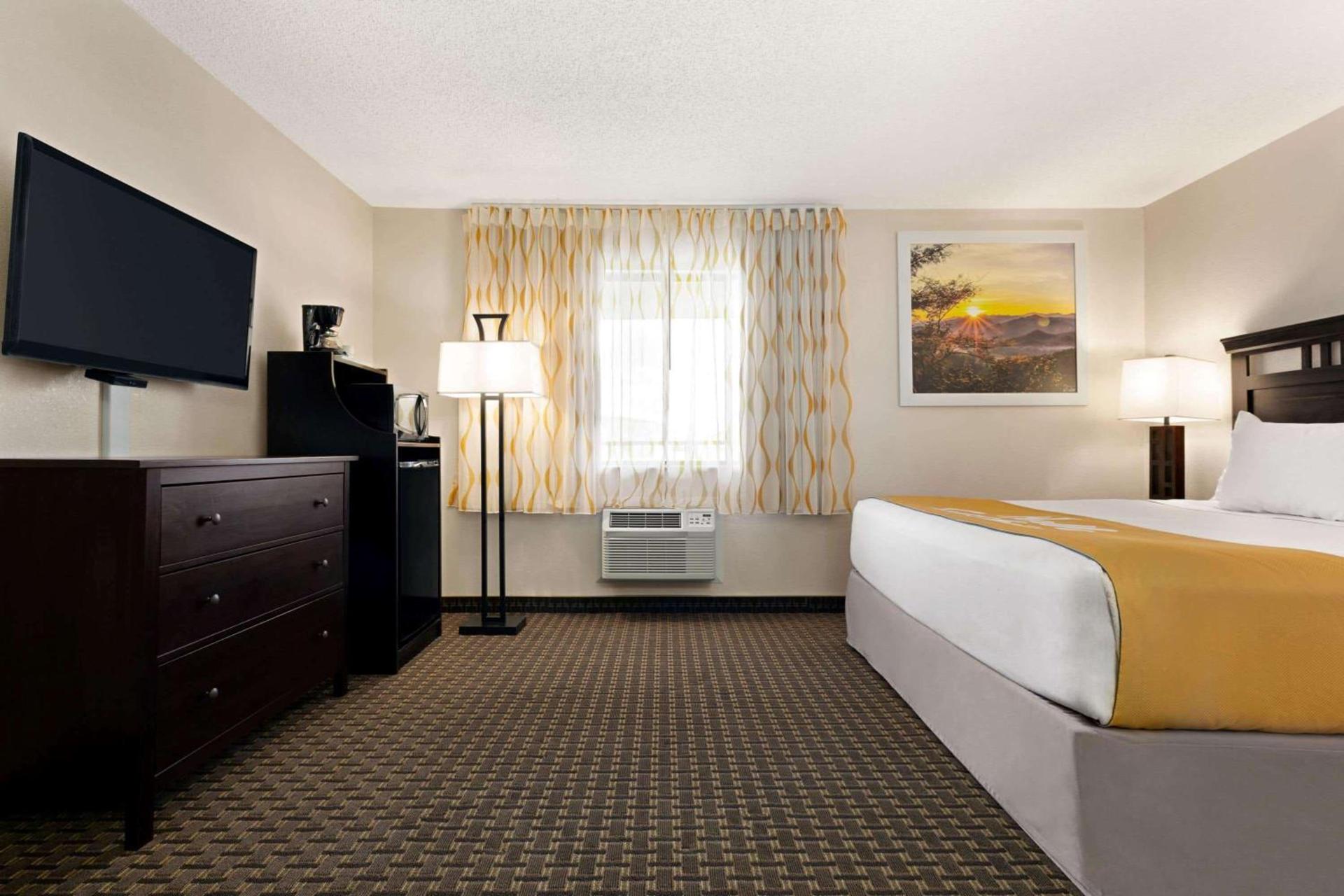 Days Inn by Wyndham Cortez photo 14