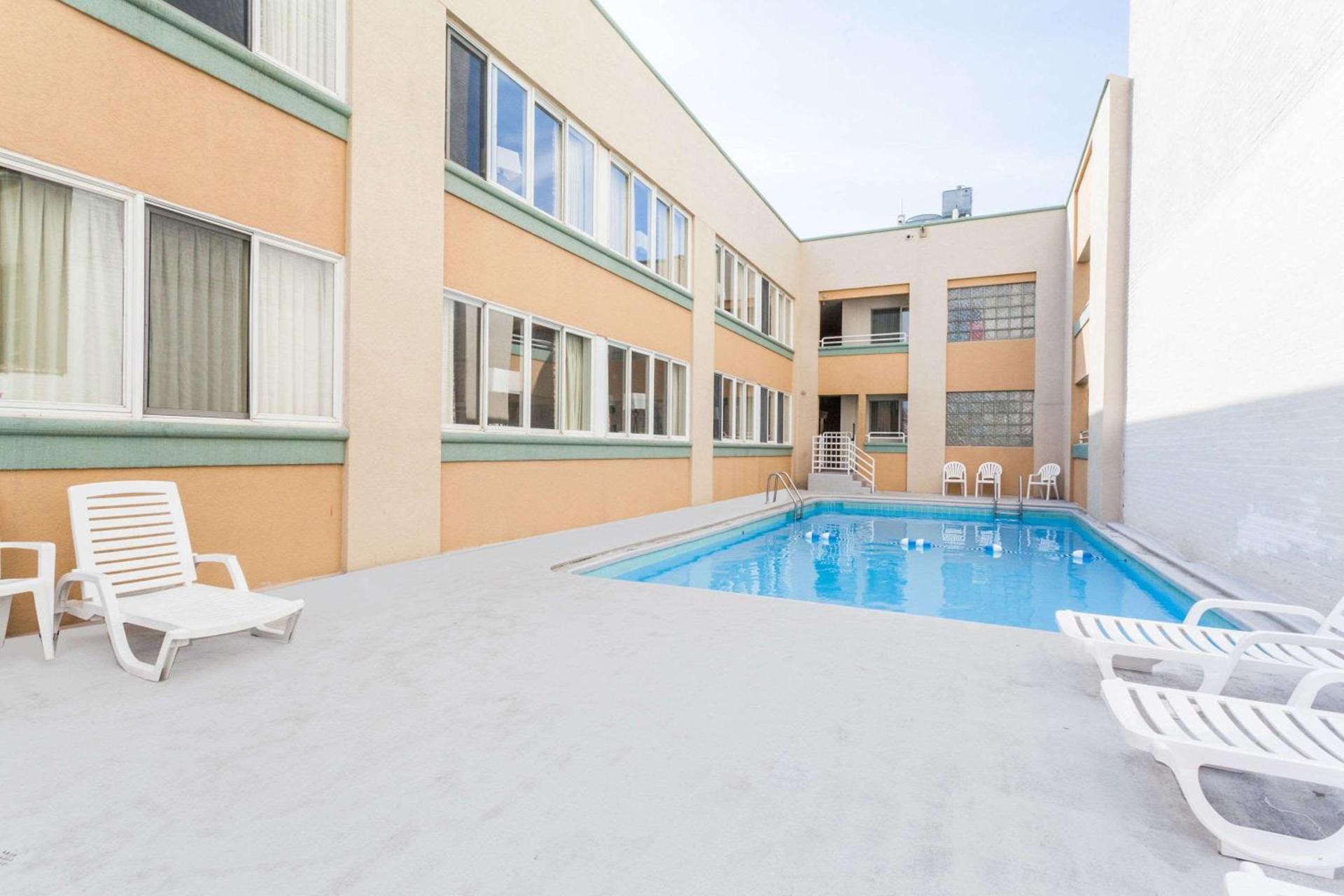 Howard Johnson by Wyndham Atlantic City photo 31