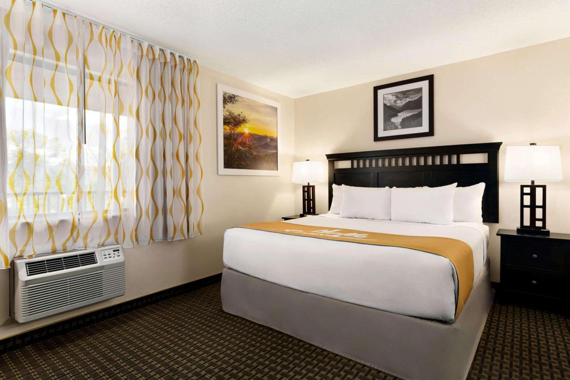 Days Inn by Wyndham Cortez photo 32