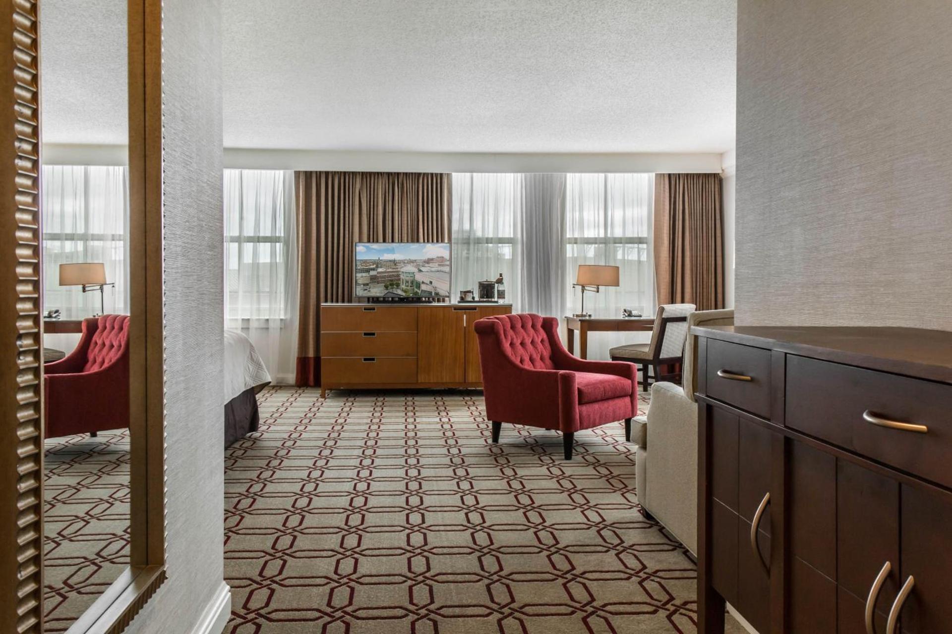 Omni Providence photo 30