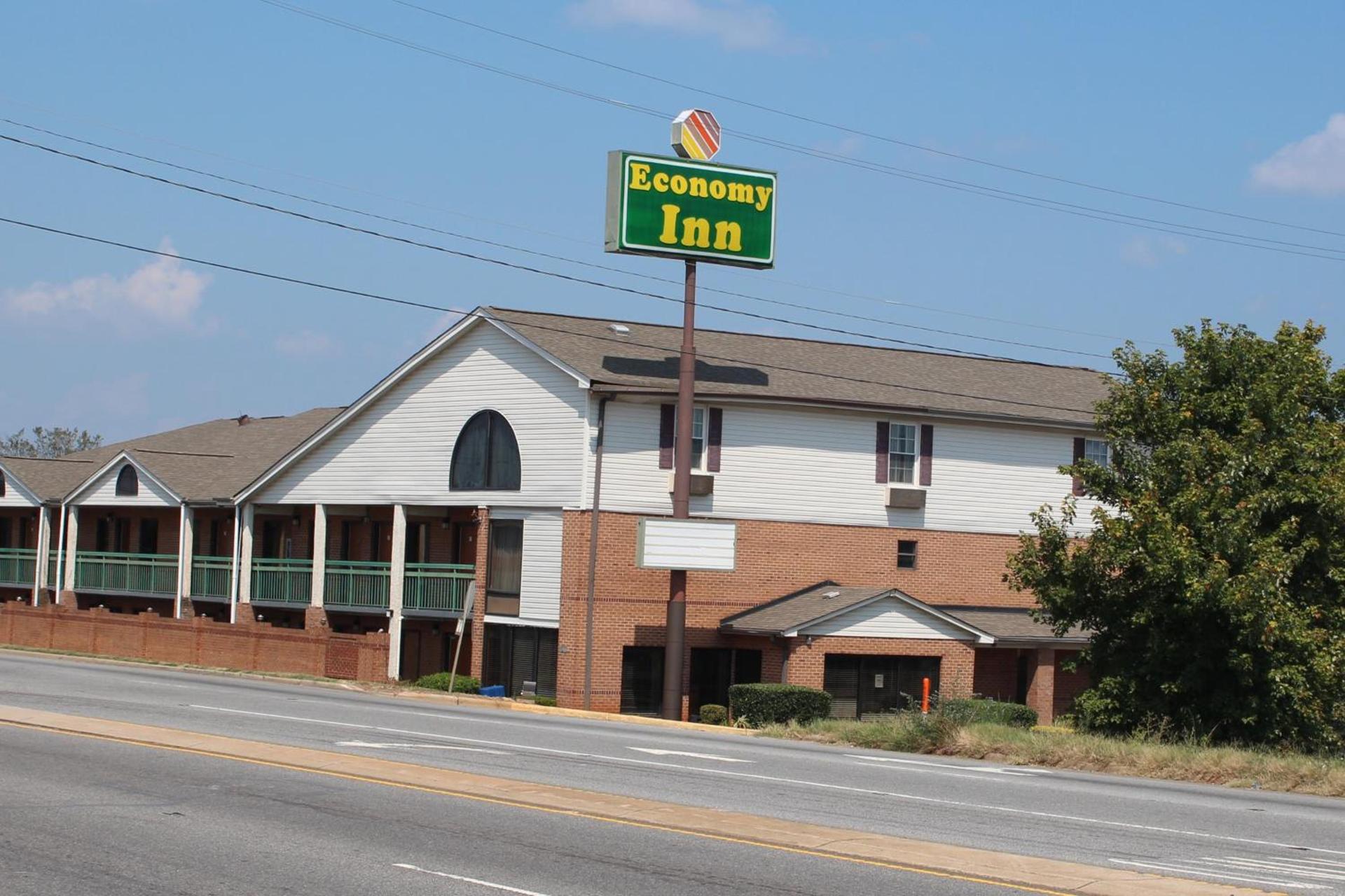 Economy Inn - Statesville photo 2