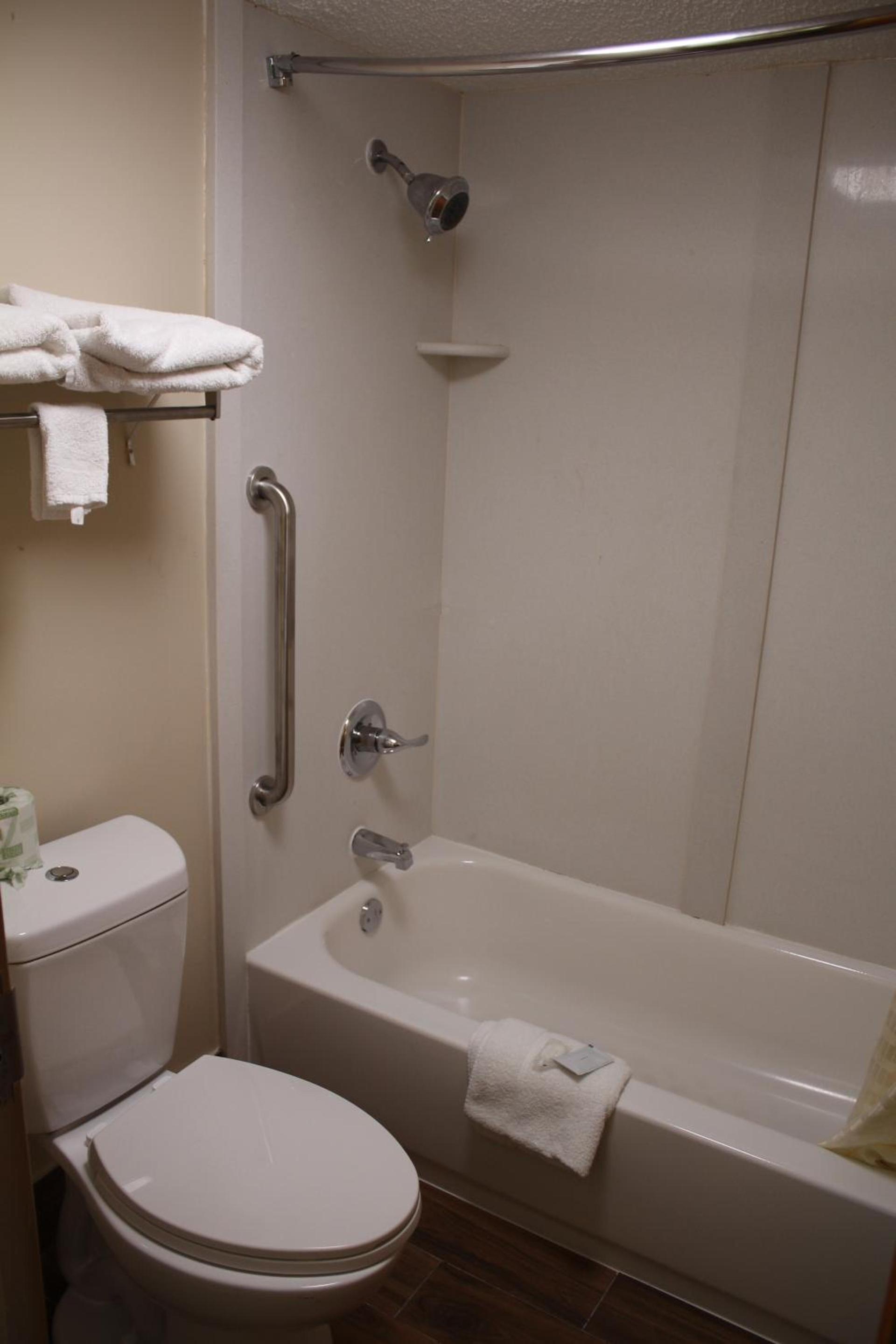 Economy Inn - Statesville photo 11