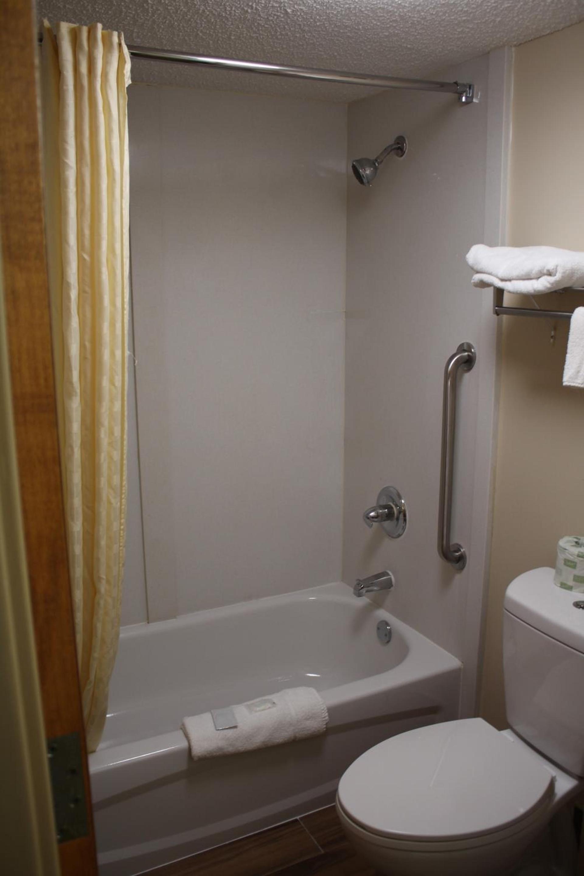 Economy Inn - Statesville photo 14