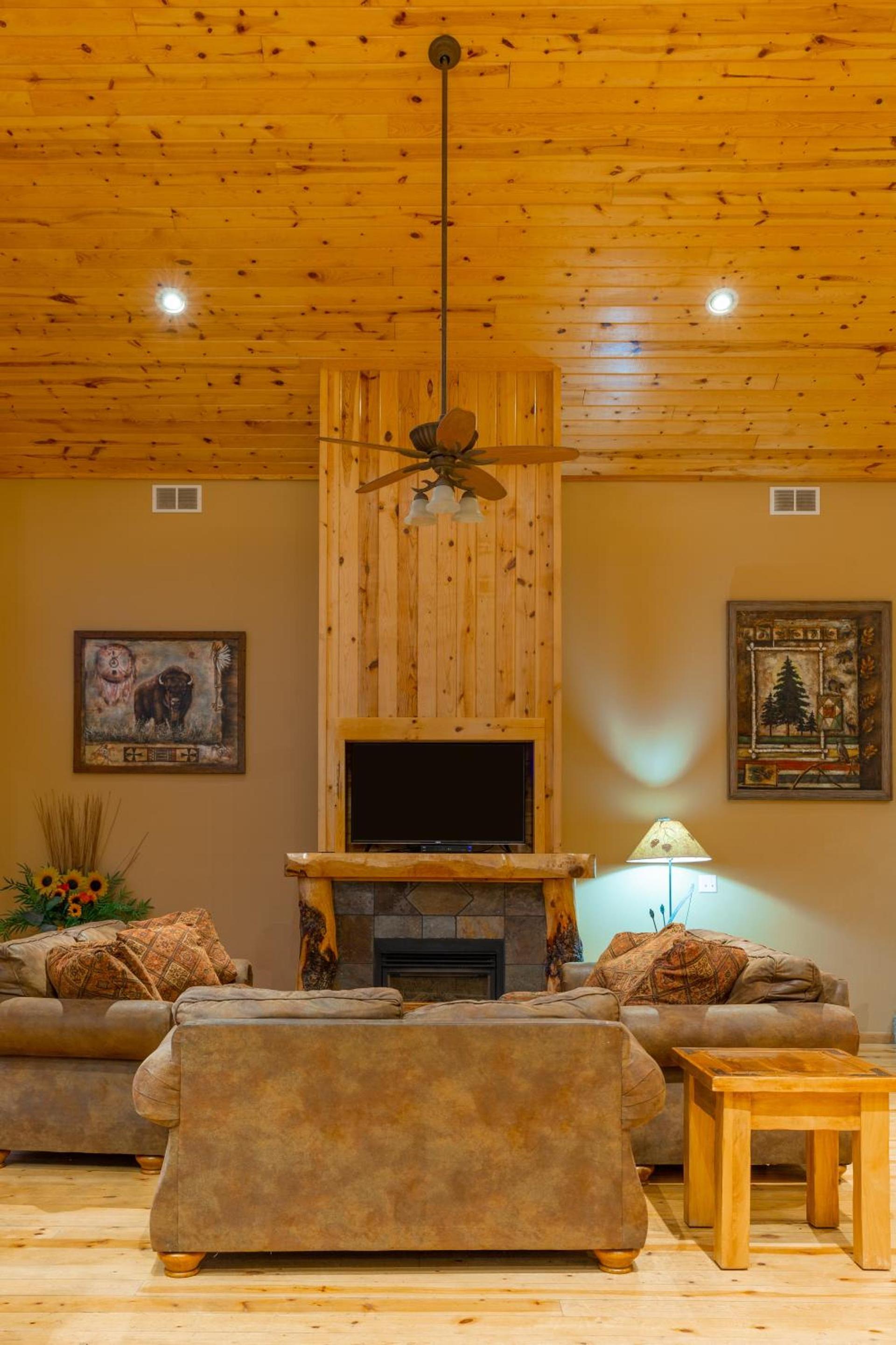 Lodge at Palmer Gulch photo 17
