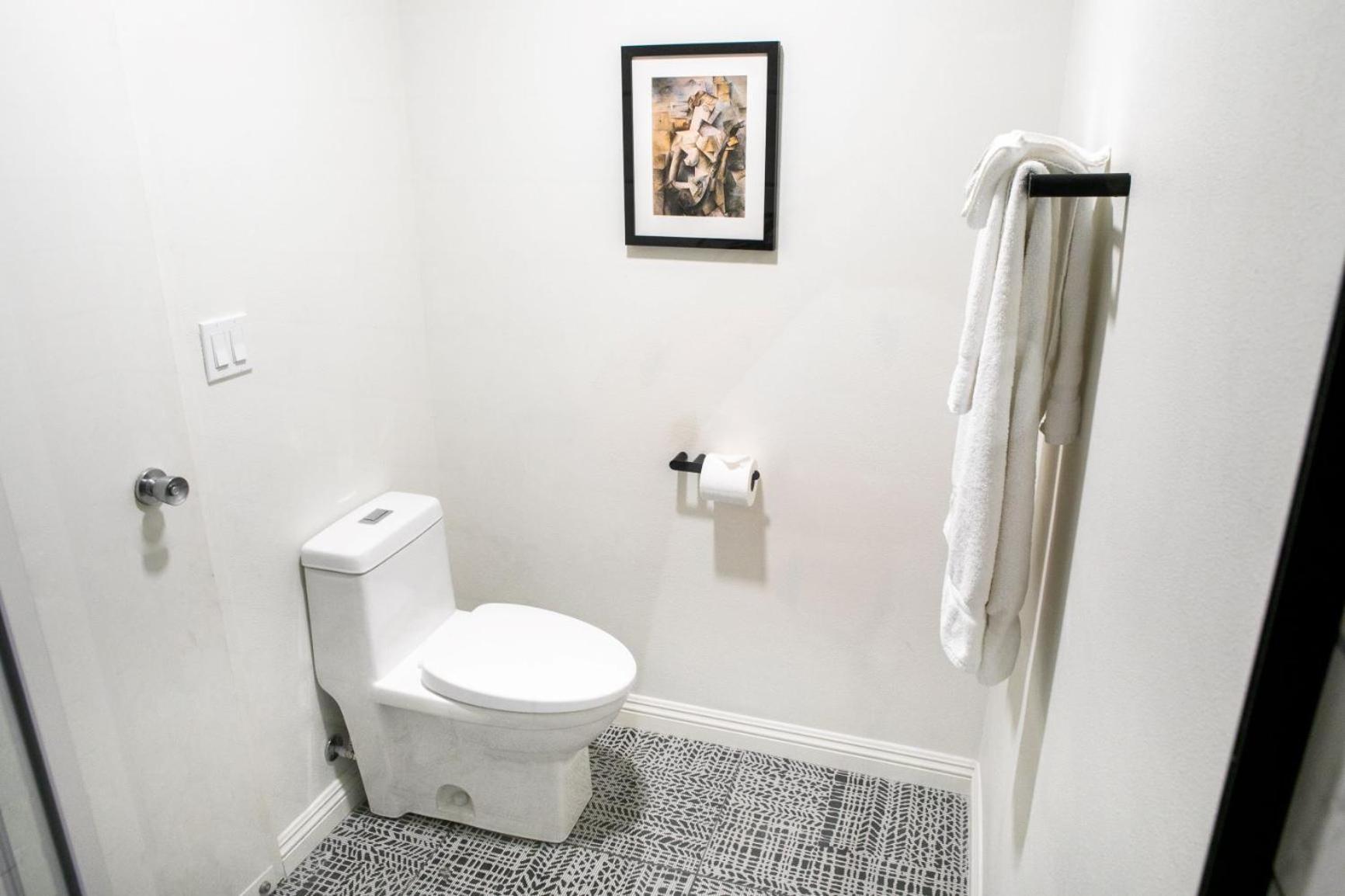 Vinland Hotel and Lounge photo 21