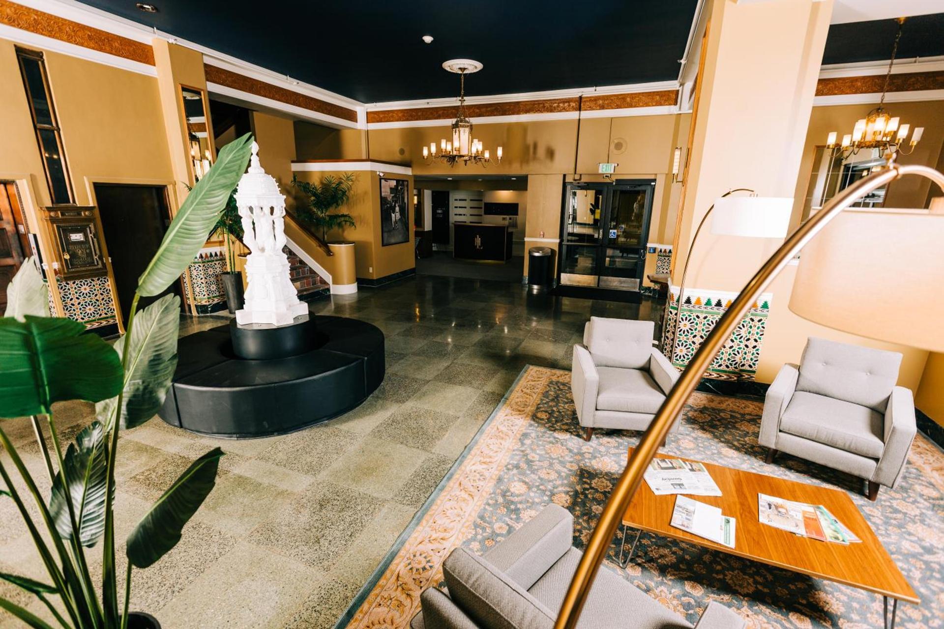 Hotel Leo photo 2
