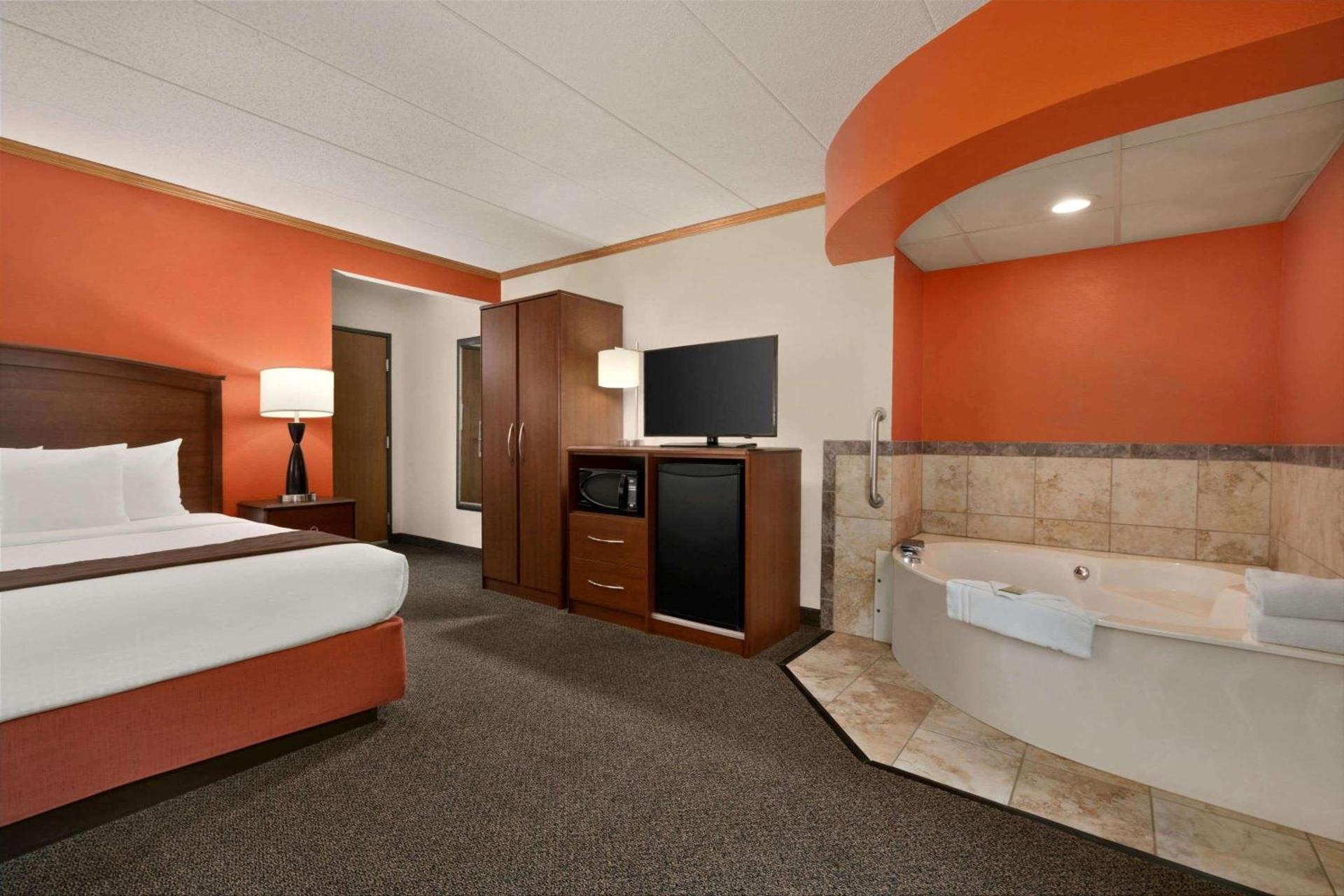 AmericInn by Wyndham Virginia photo 66