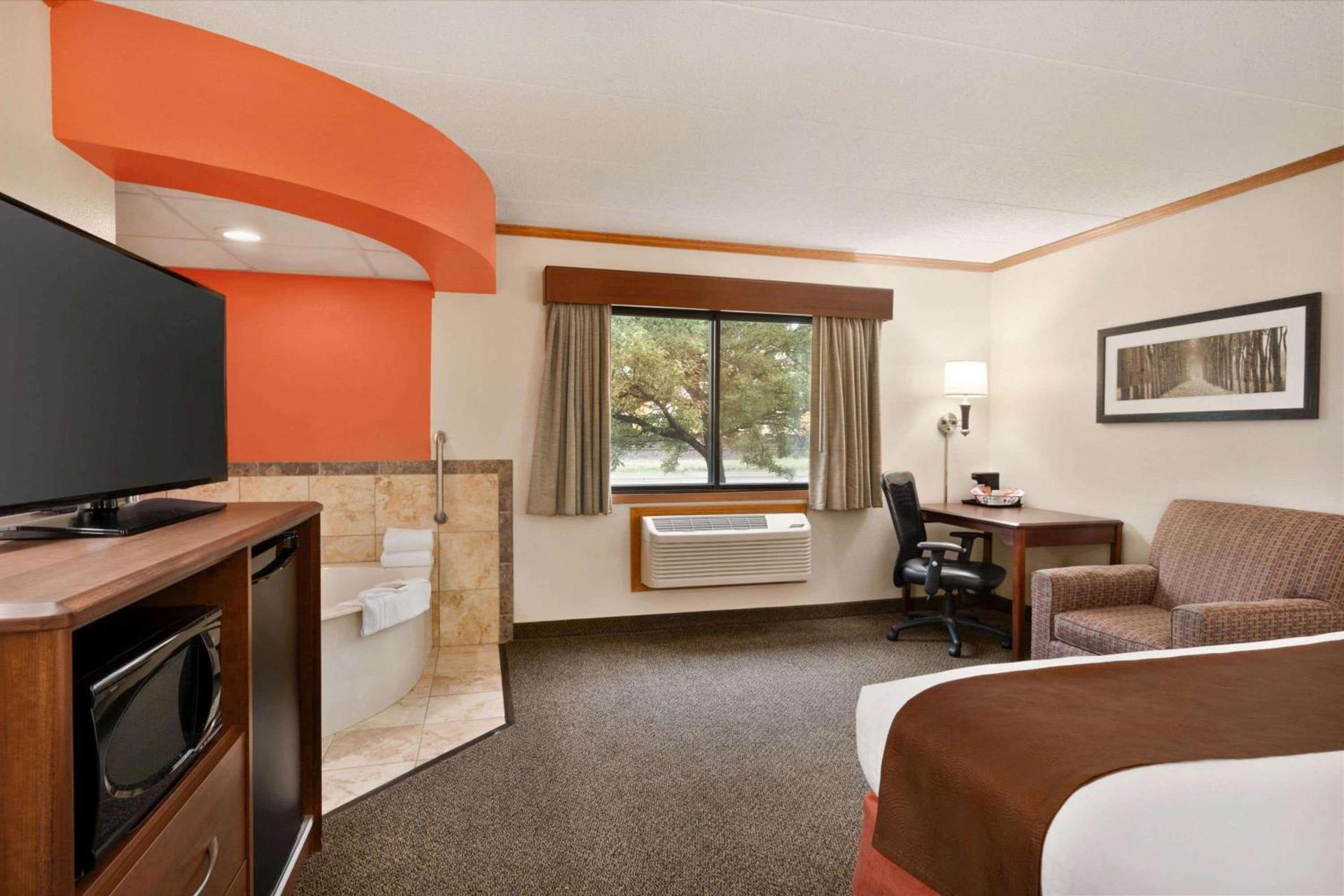 AmericInn by Wyndham Virginia photo 79