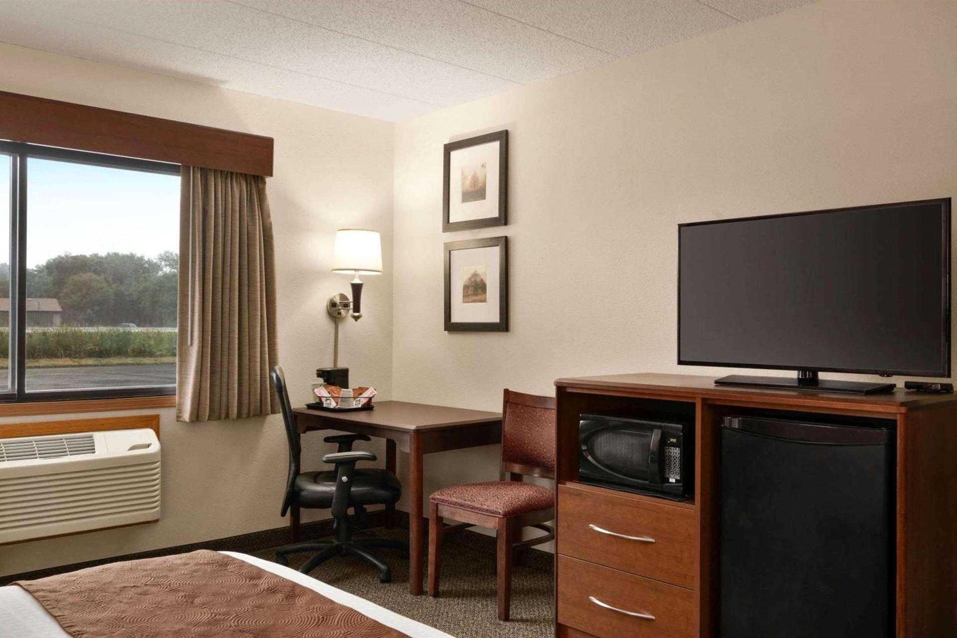 AmericInn by Wyndham Virginia photo 81