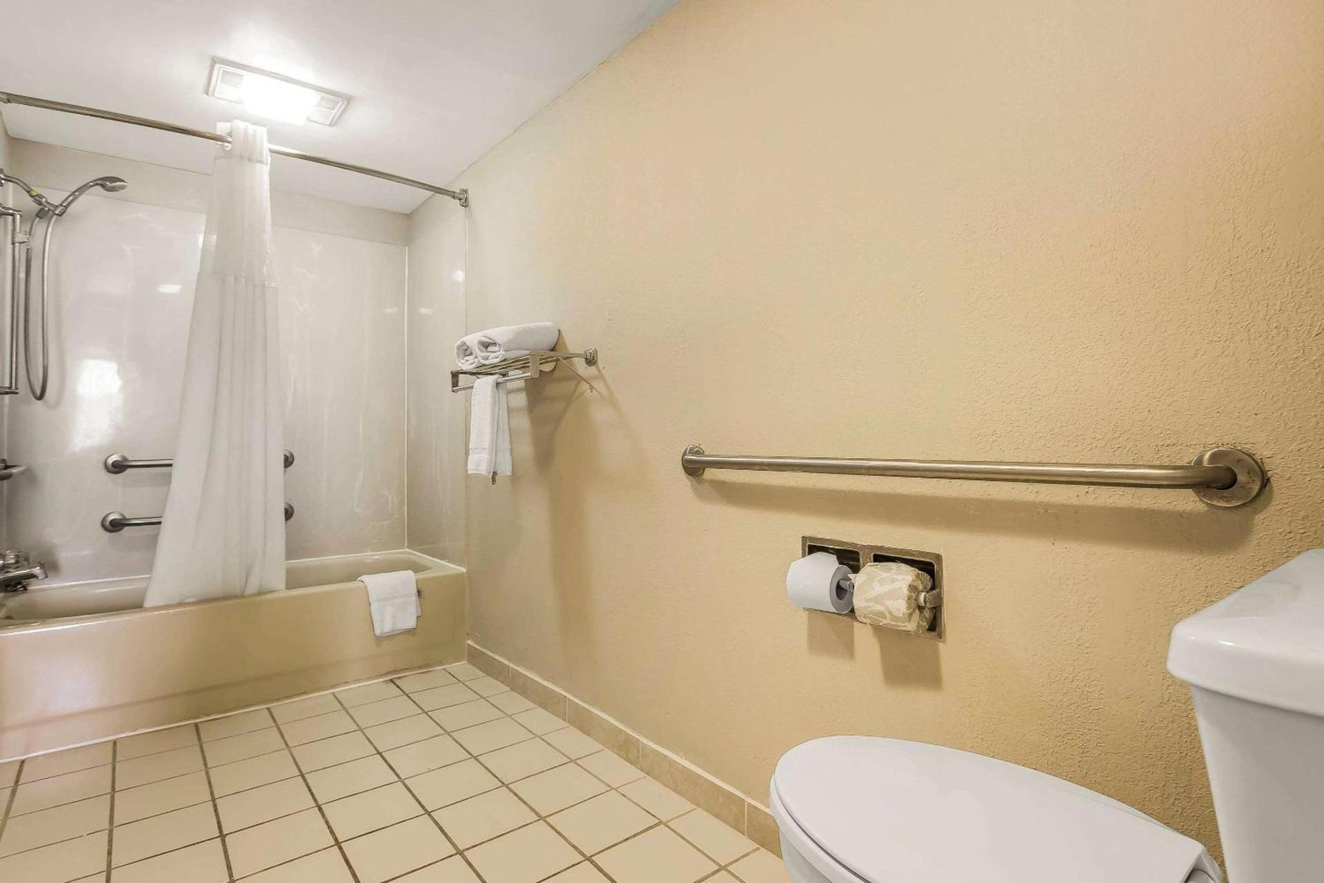 Travelodge by Wyndham North Charleston photo 7