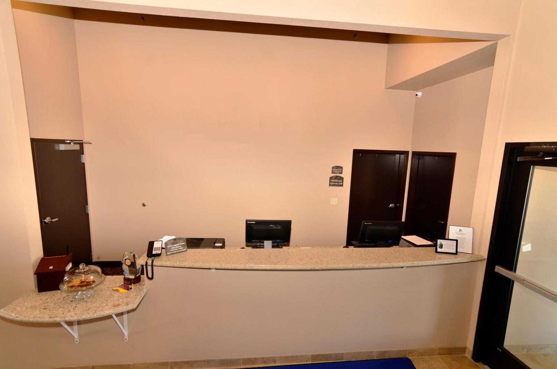 Cobblestone Inn & Suites - Holstein photo 3