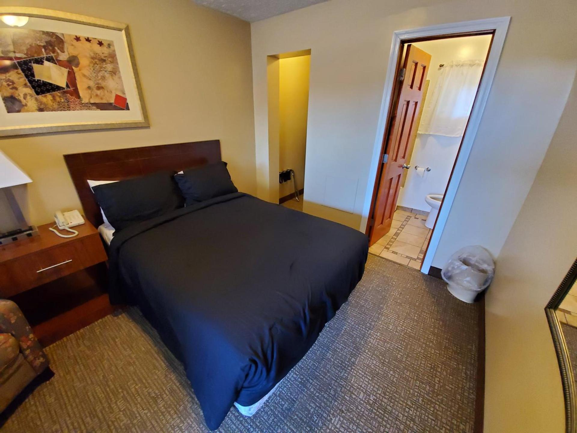 Jefferson Hills Motel photo 24