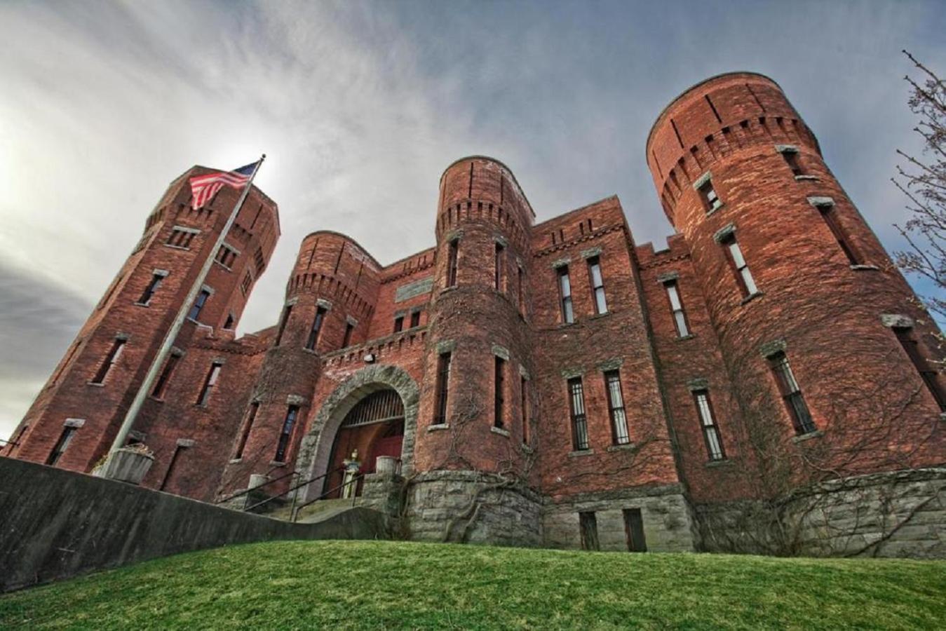 Amsterdam Castle NY photo 22