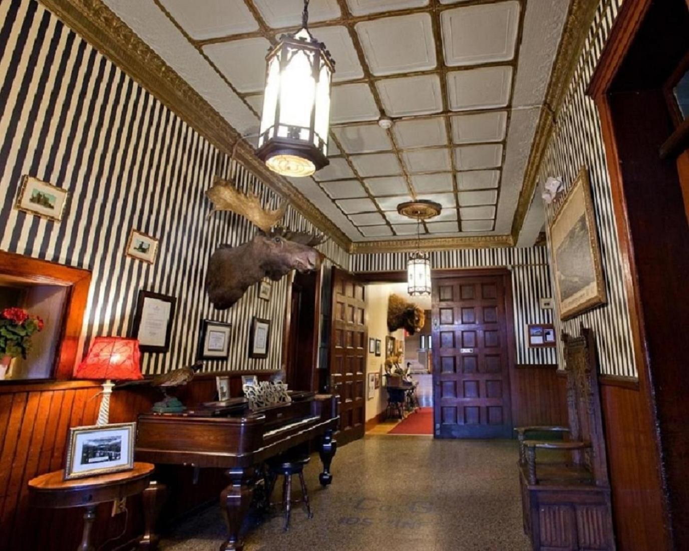 Amsterdam Castle NY photo 23