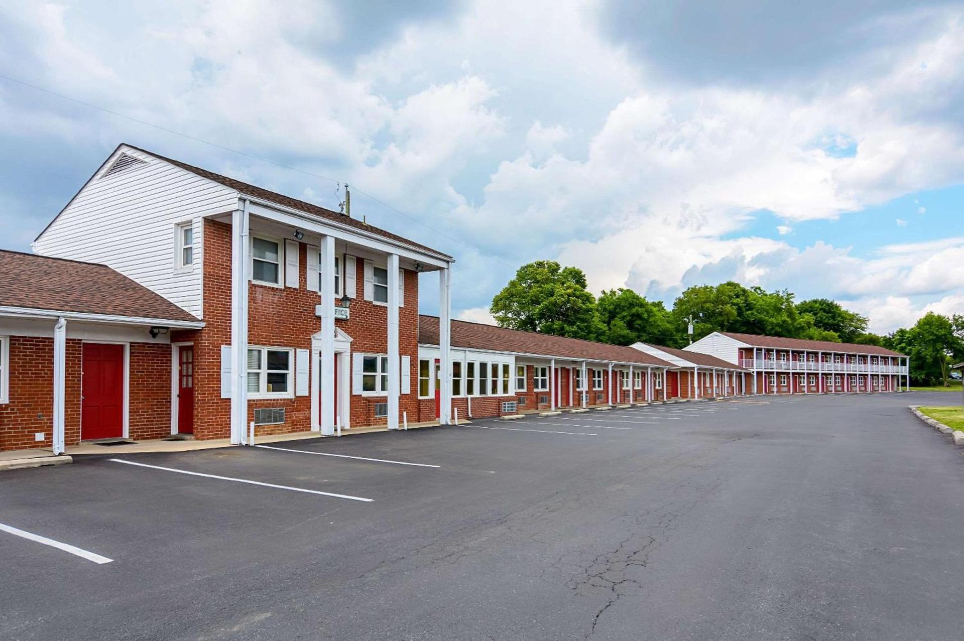 Econo Lodge Woodstock - Shenandoah Valley I-81 photo 33