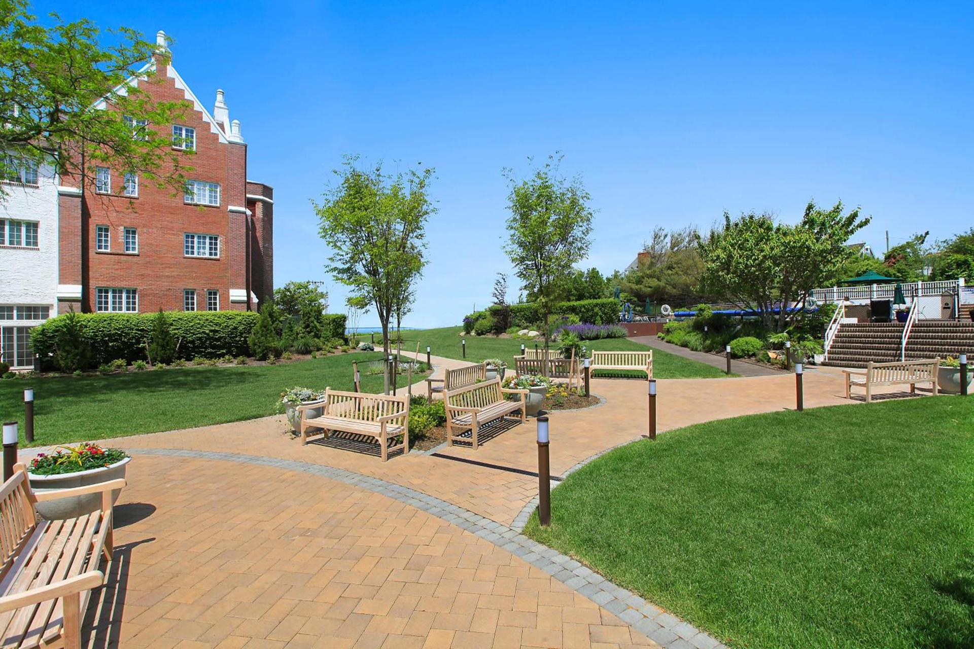 Montauk Manor photo 21