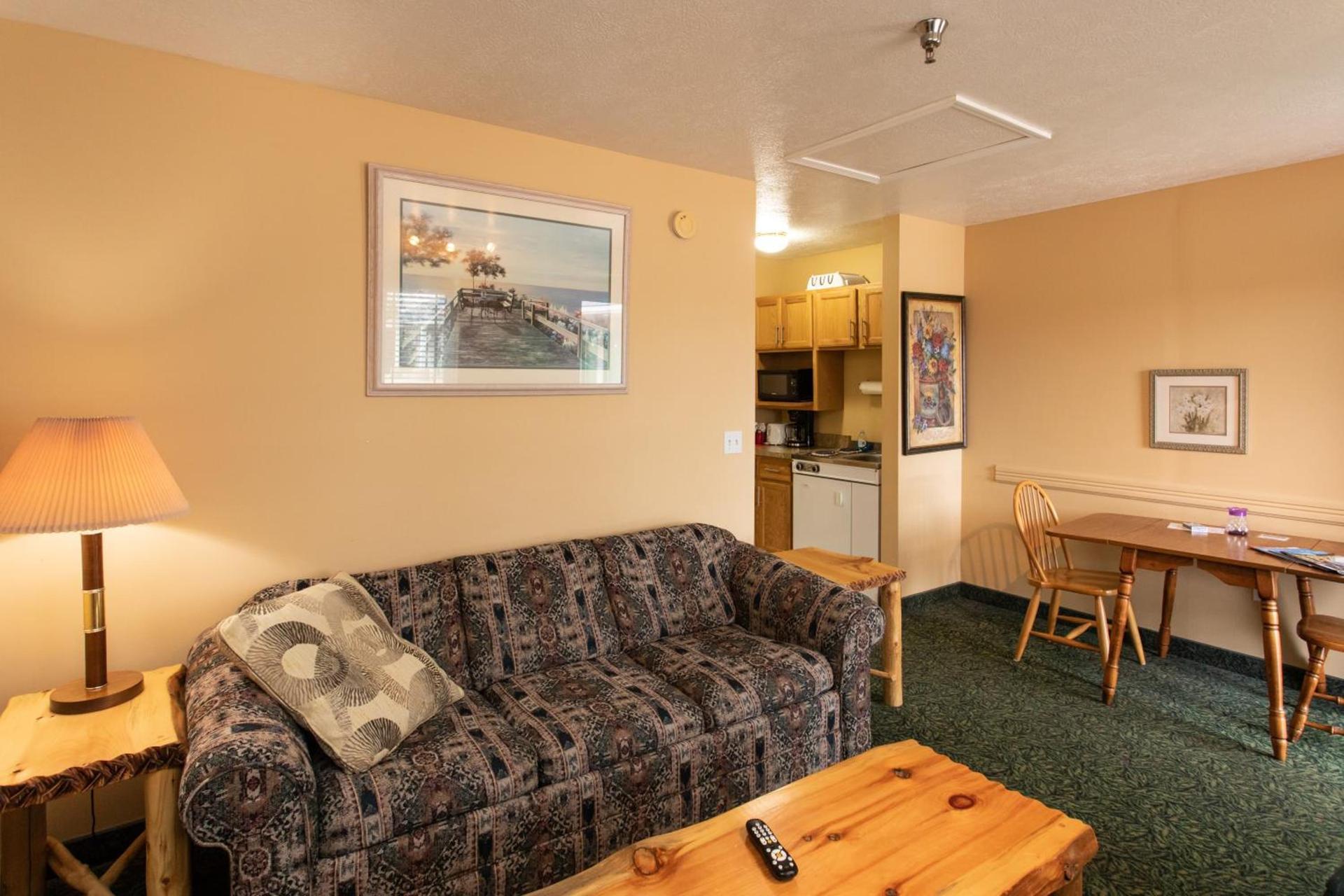 The Kingsley Suites photo 4