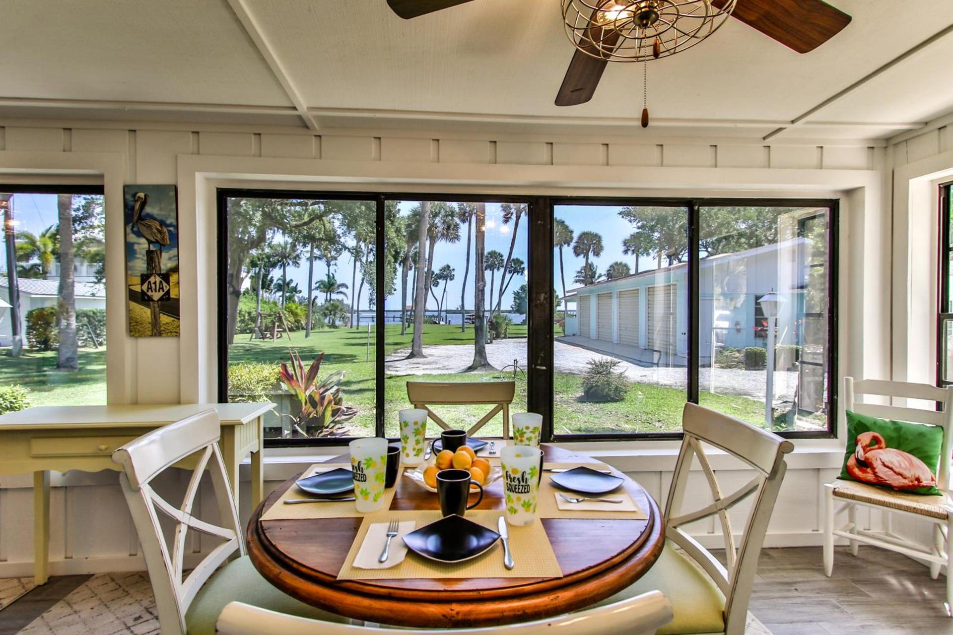 Island View Cottages Sebastian photo 84