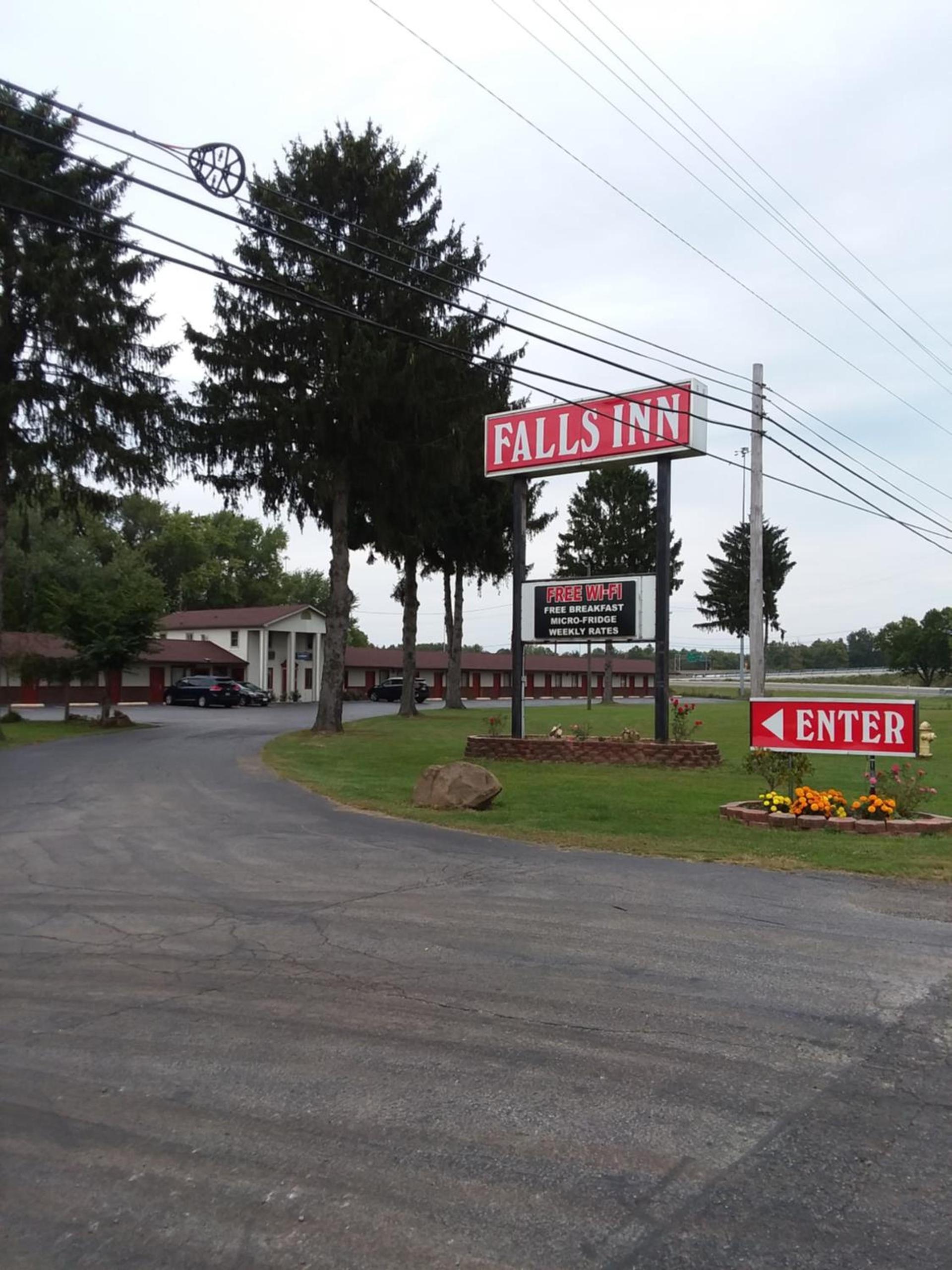 FALLS INN photo 1