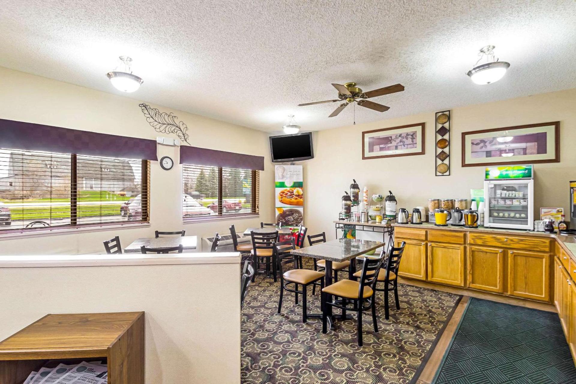 Quality Inn Sheboygan North I-43 photo 15