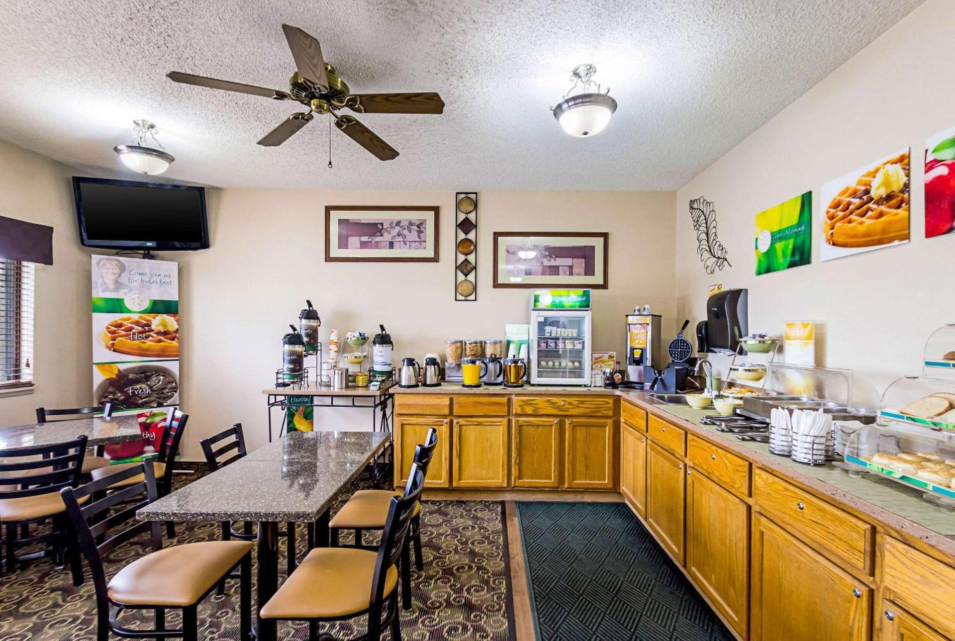 Quality Inn Sheboygan North I-43 photo 17