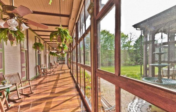 Southern Mansion photo 9