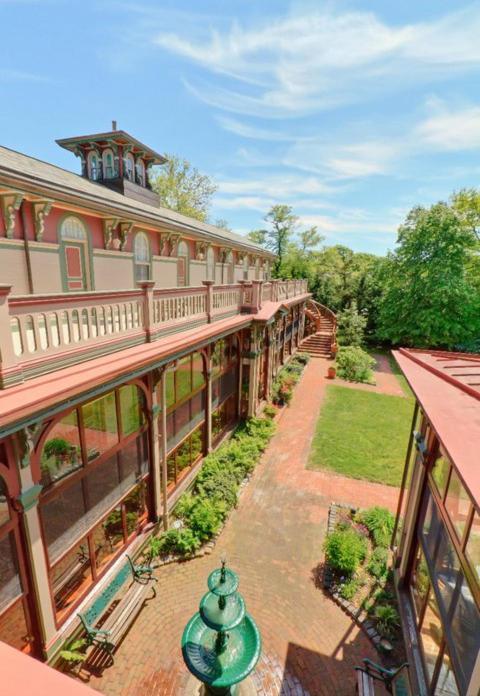 Southern Mansion photo 11