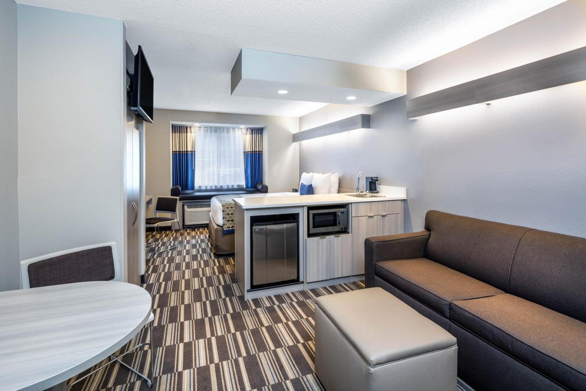 Microtel Inn & Suites by Wyndham Atlanta Buckhead Area photo 18
