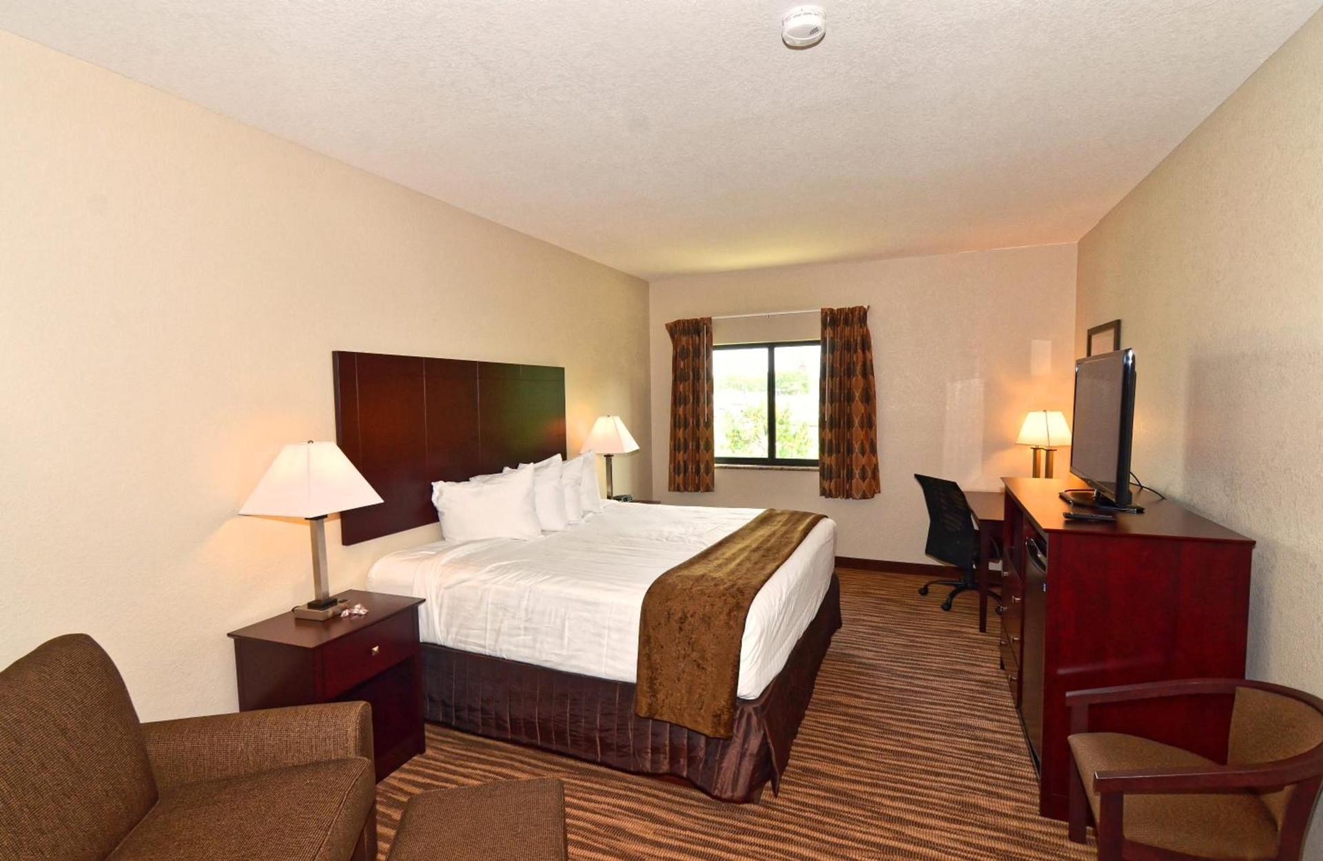 Cobblestone Inn & Suites - Clarion photo 60