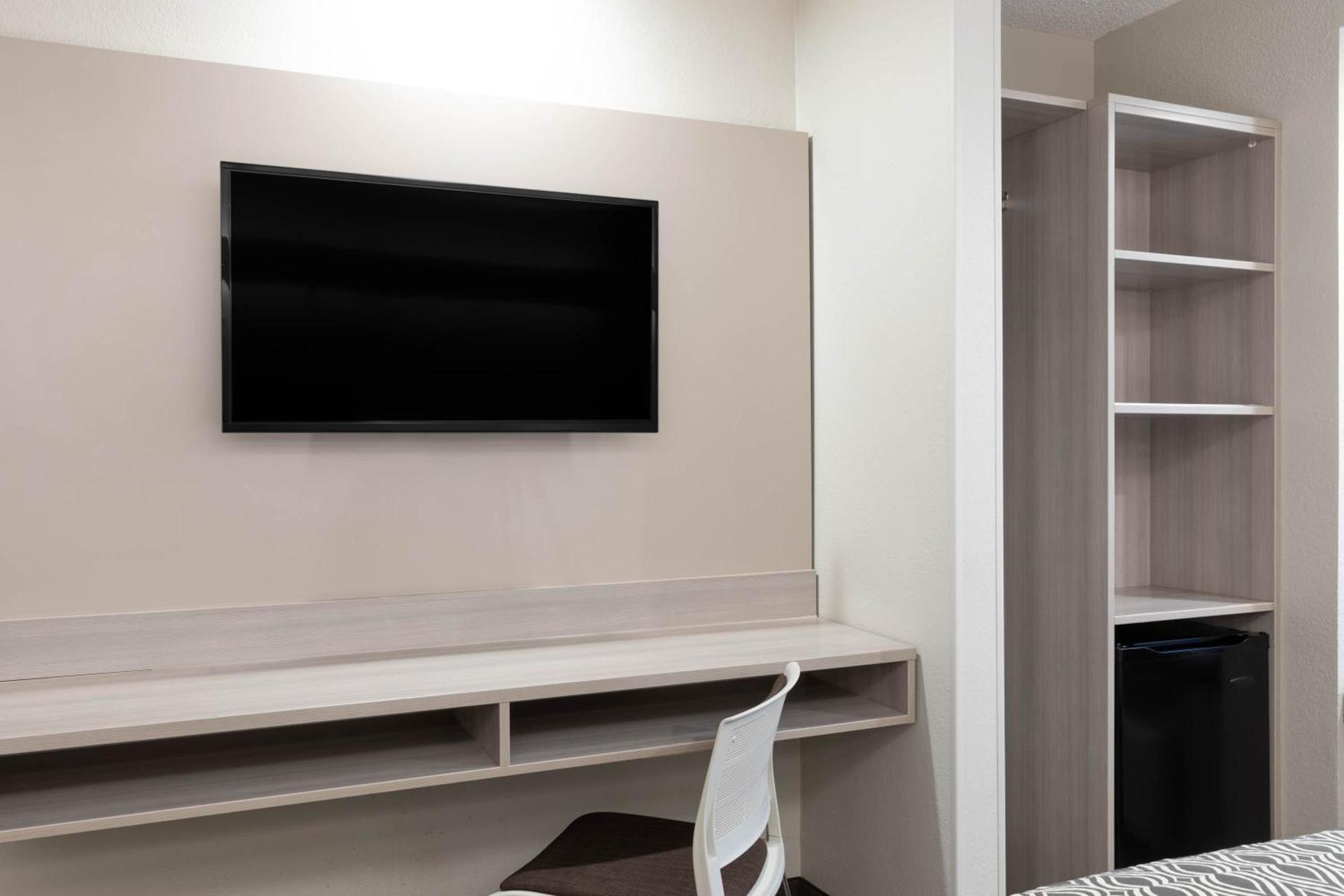 Microtel Inn & Suites by Wyndham Atlanta Buckhead Area photo 29