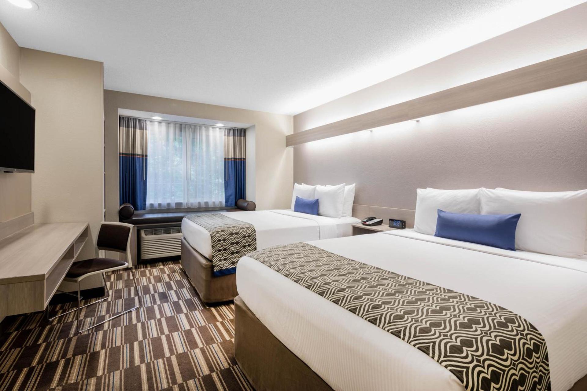 Microtel Inn & Suites by Wyndham Atlanta Buckhead Area photo 19