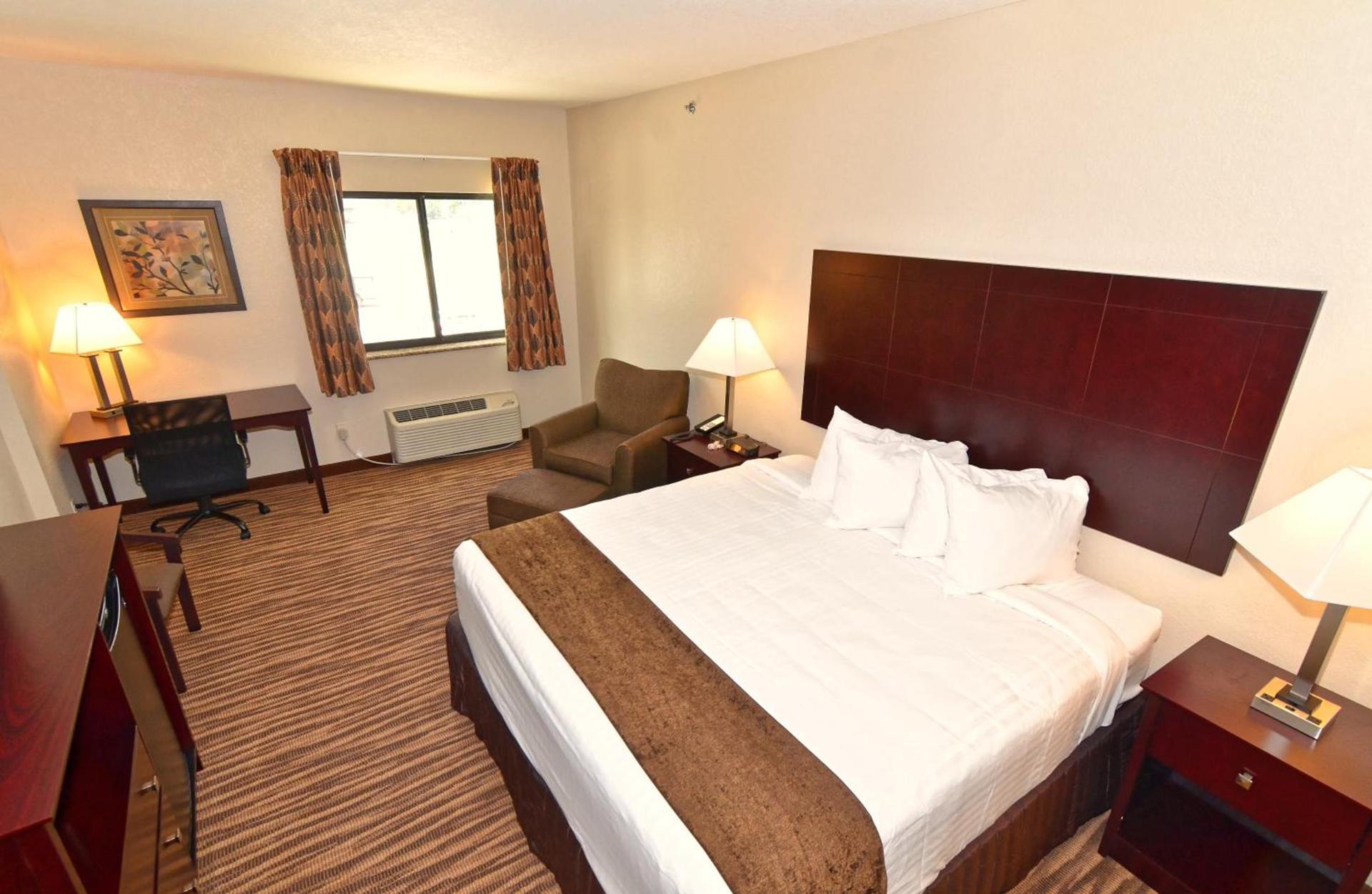 Cobblestone Inn & Suites - Clarion photo 35