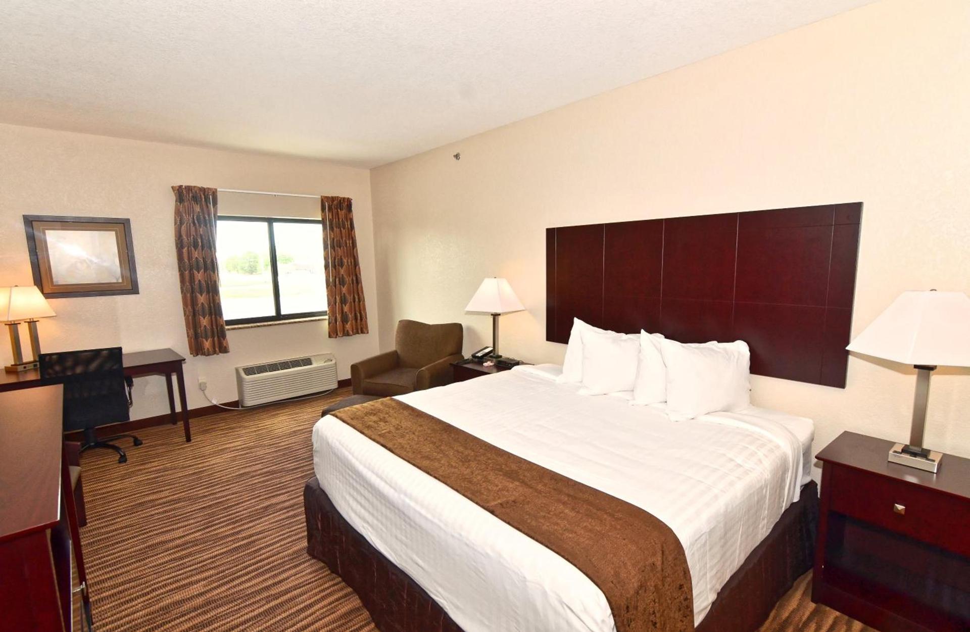 Cobblestone Inn & Suites - Clarion photo 40