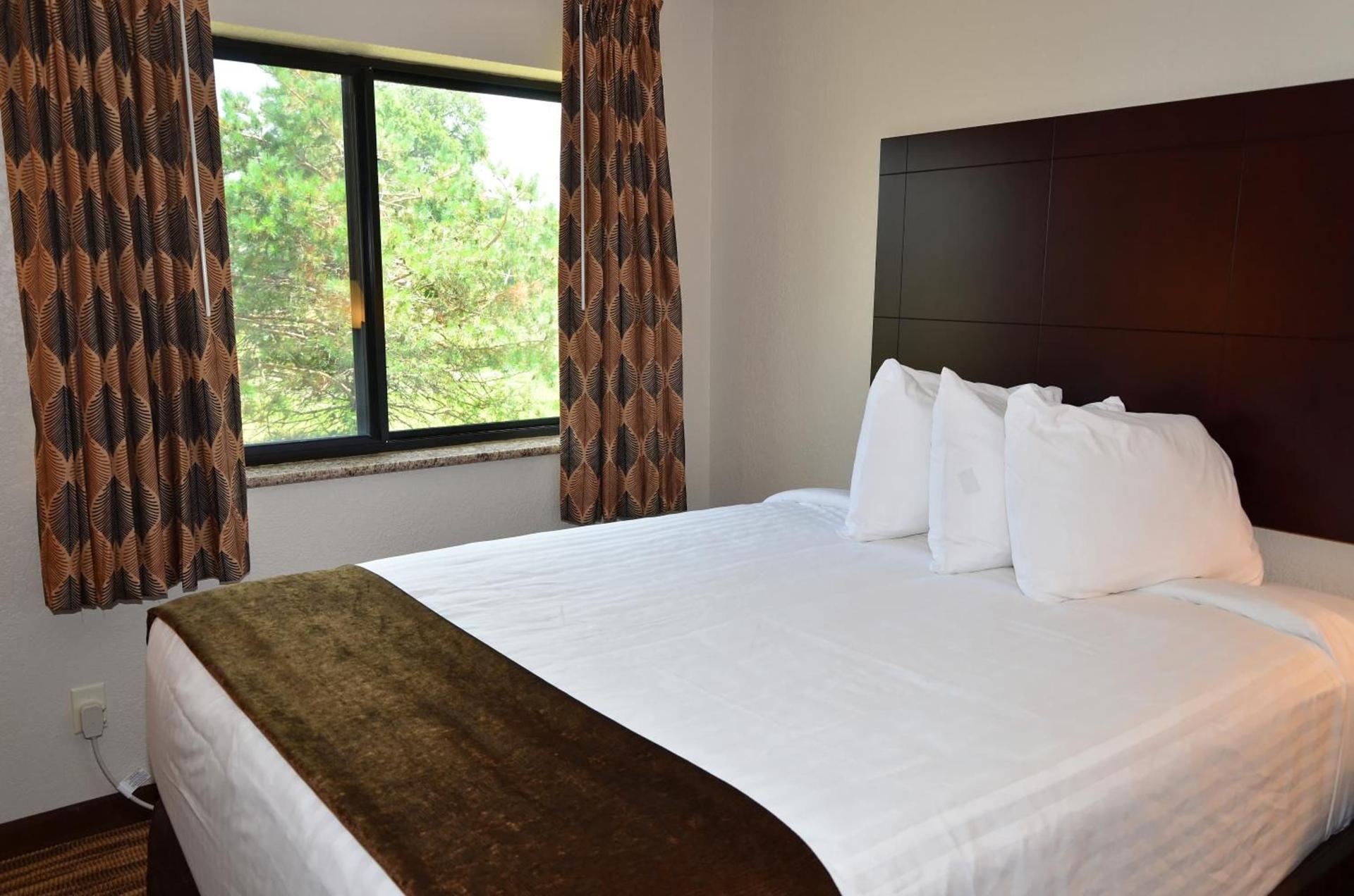Cobblestone Inn & Suites - Clarion photo 21