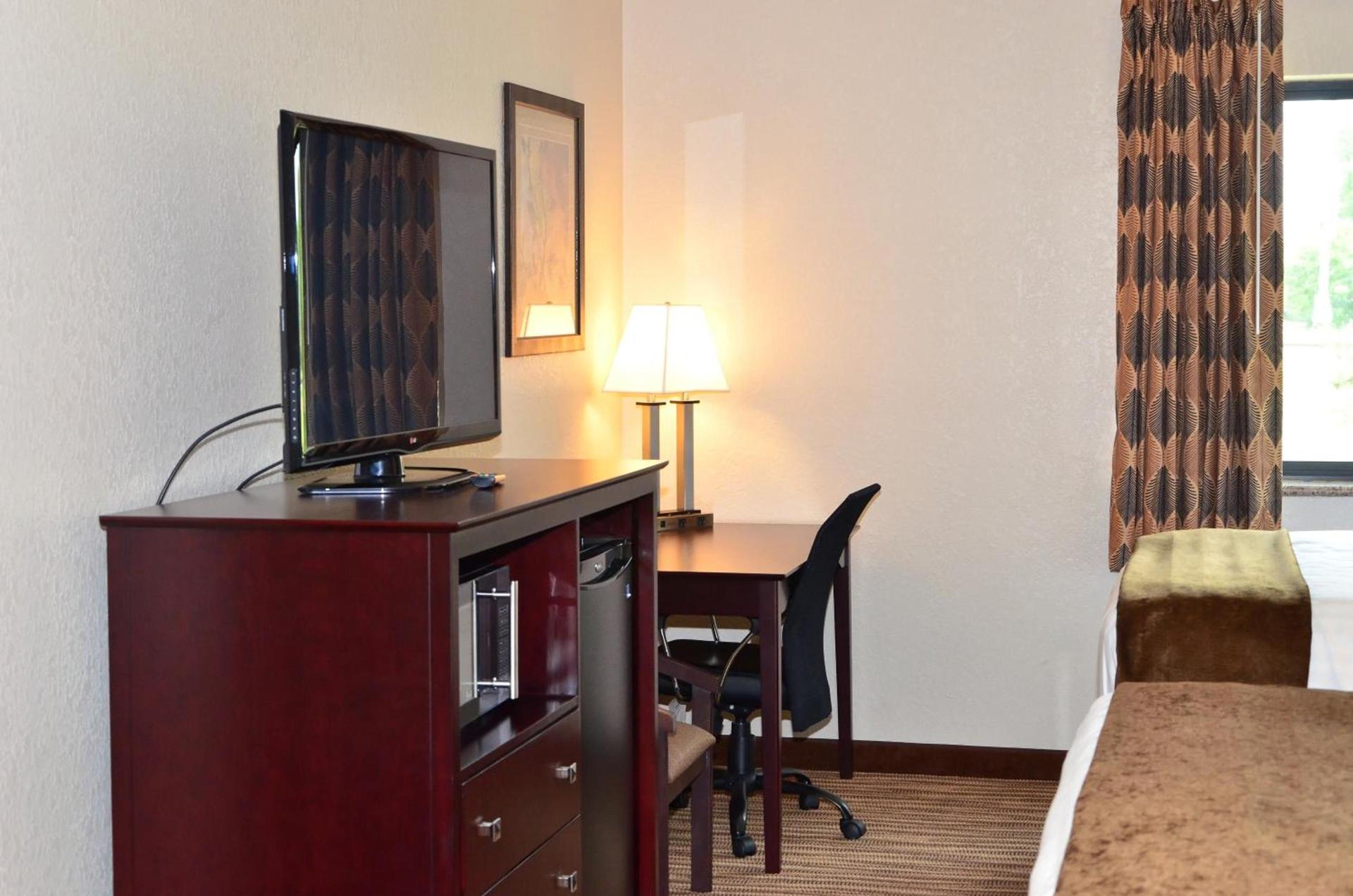 Cobblestone Inn & Suites - Clarion photo 26
