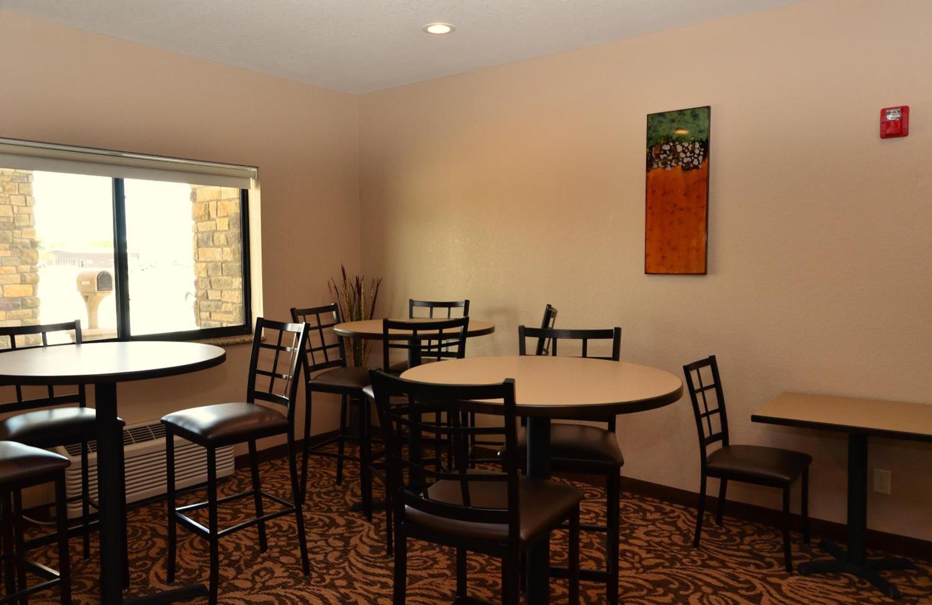 Cobblestone Inn & Suites - Clarion photo 6