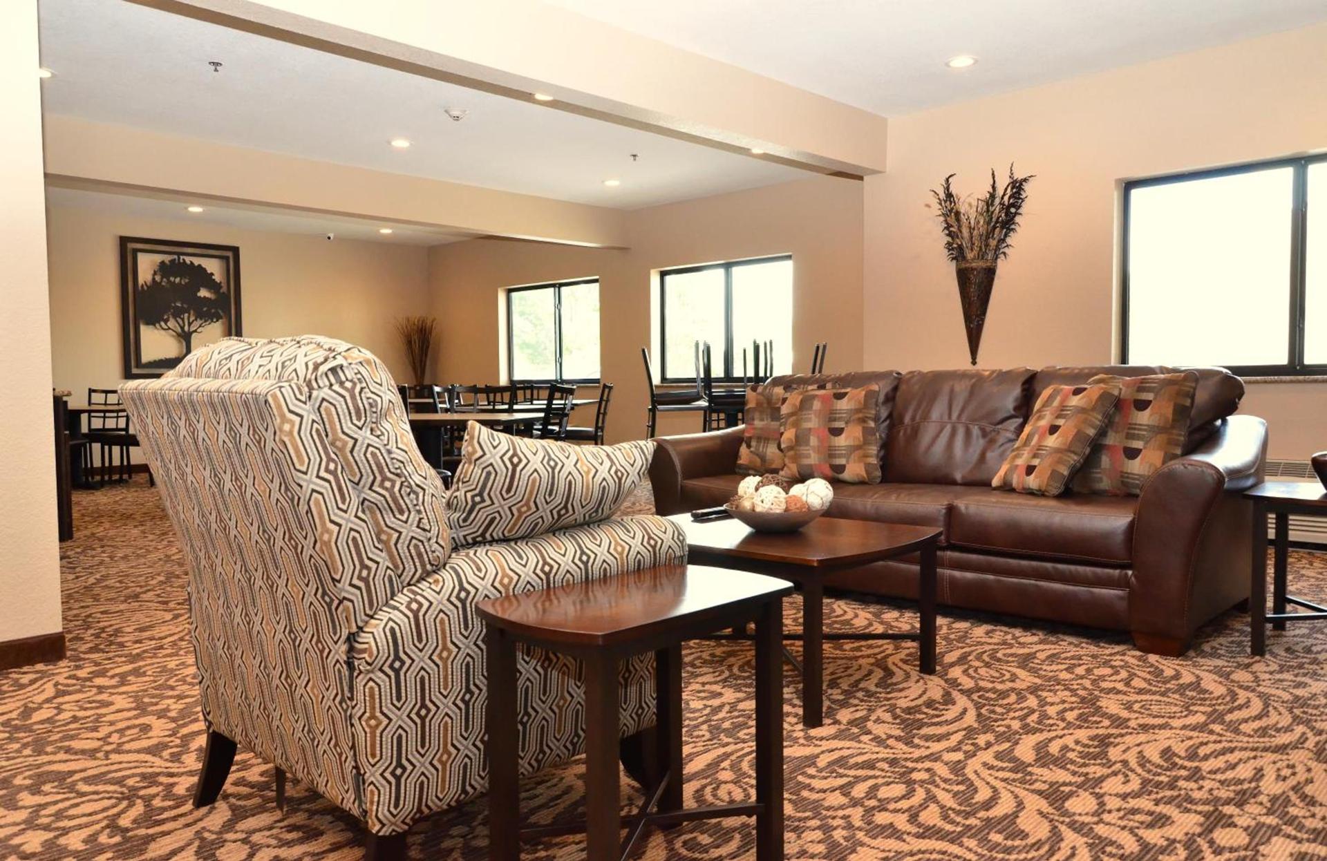Cobblestone Inn & Suites - Clarion photo 9