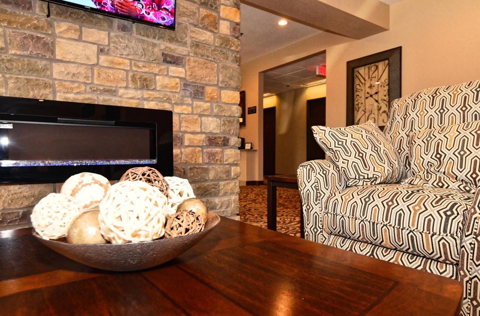 Cobblestone Inn & Suites - Clarion photo 11