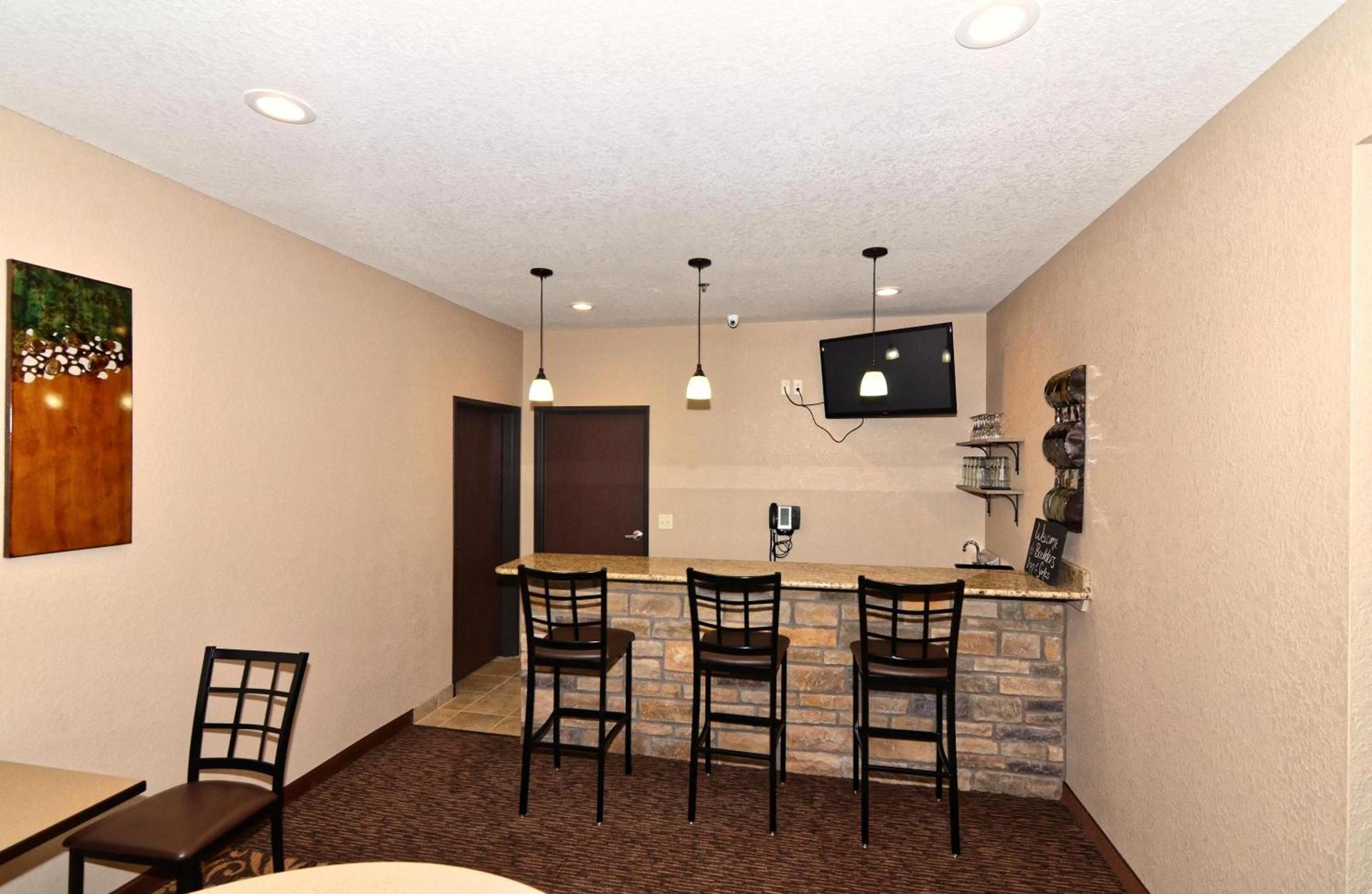Cobblestone Inn & Suites - Clarion photo 17