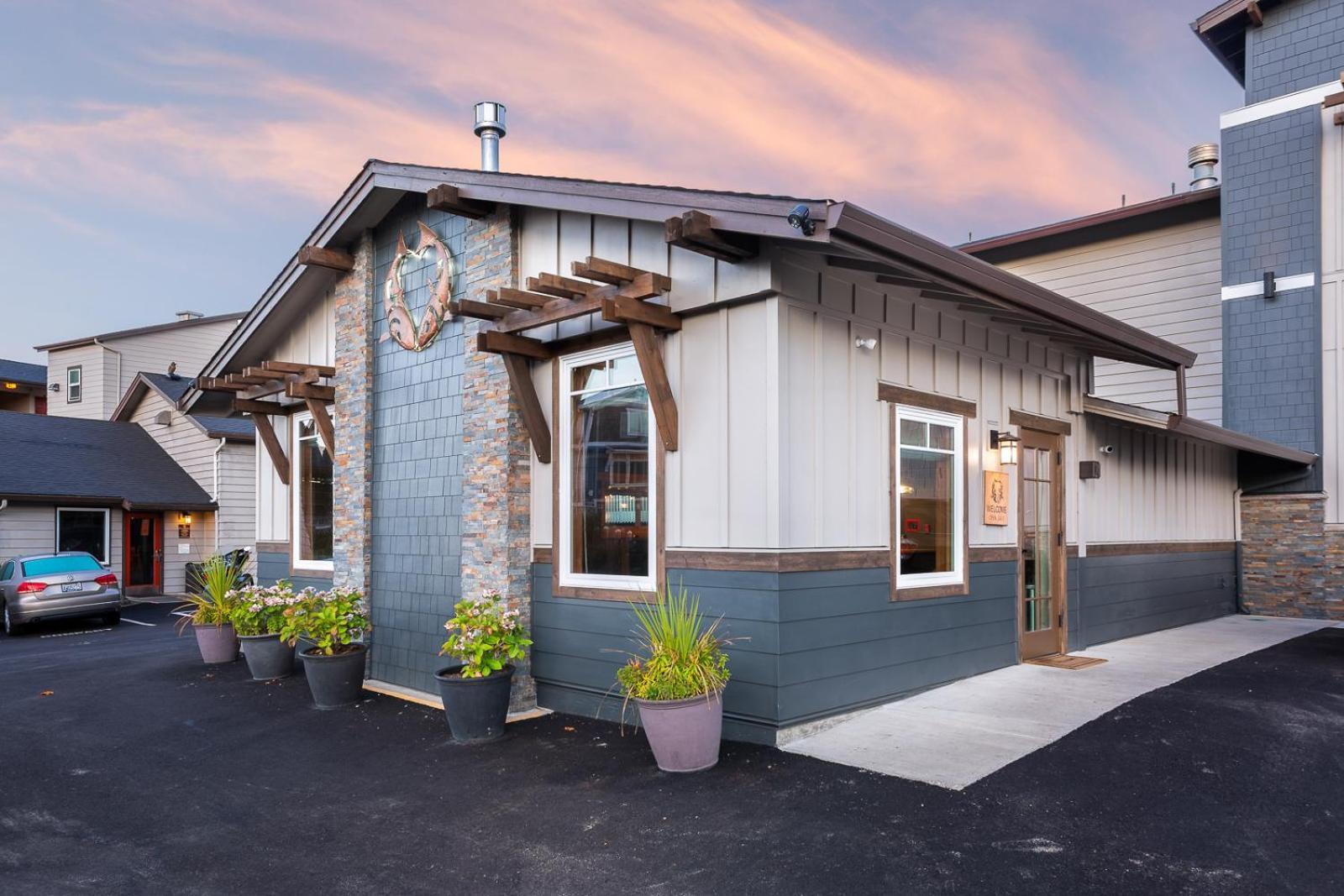 The Coho Oceanfront Lodge photo 2