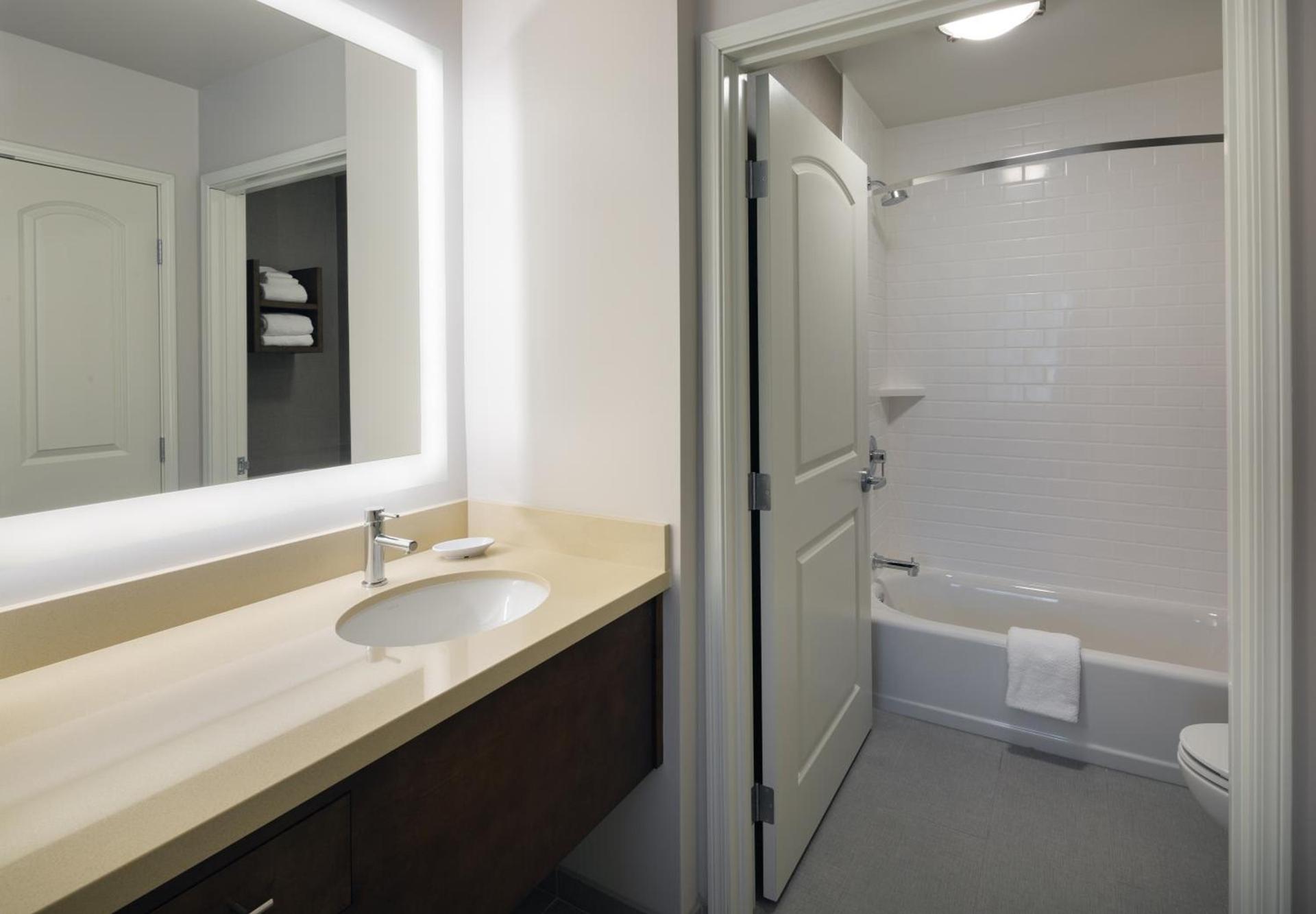 Staybridge Suites - Phoenix – Biltmore Area by IHG photo 8