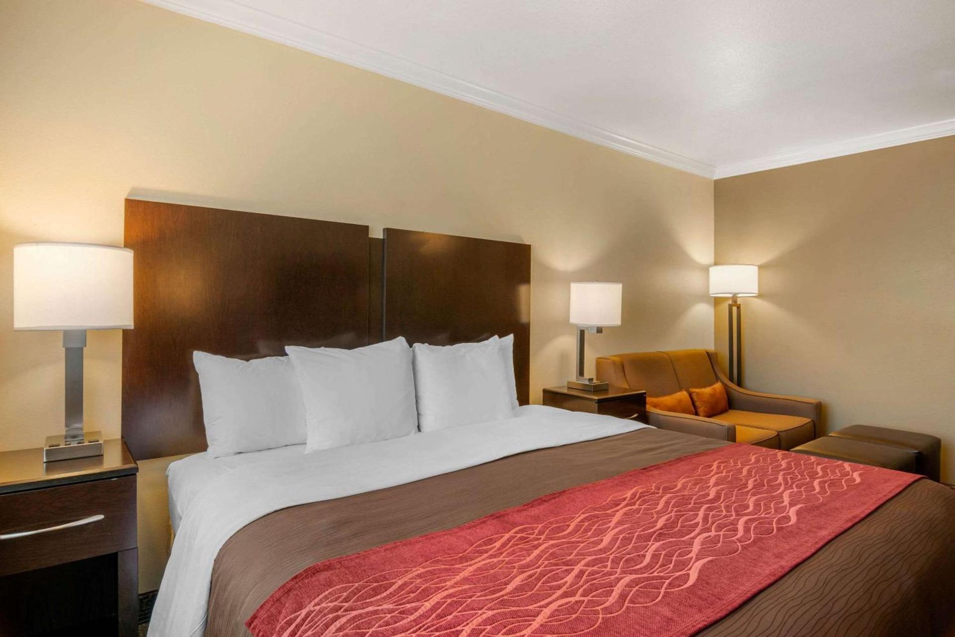 Comfort Inn Columbia Gorge photo 25