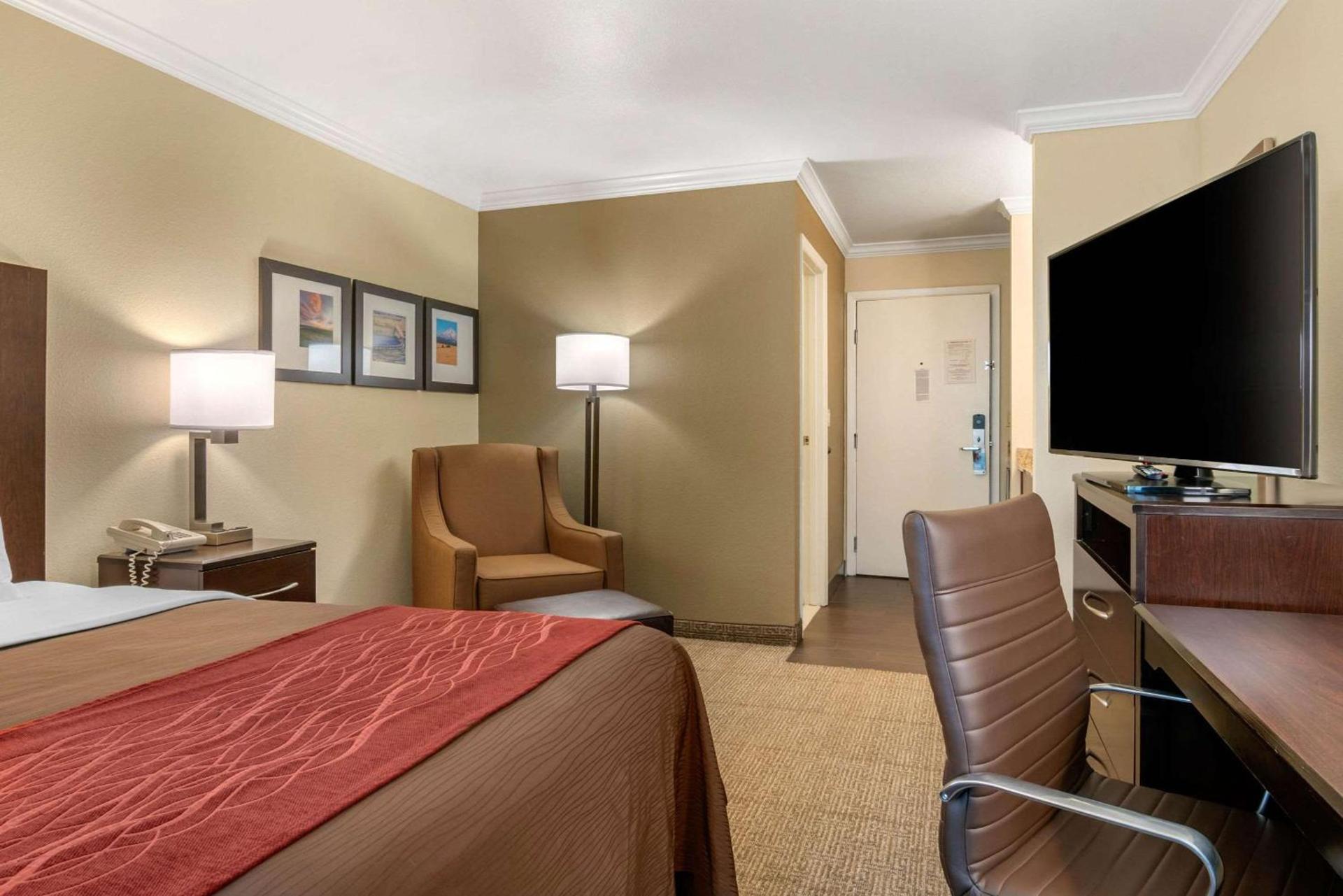 Comfort Inn Columbia Gorge photo 23