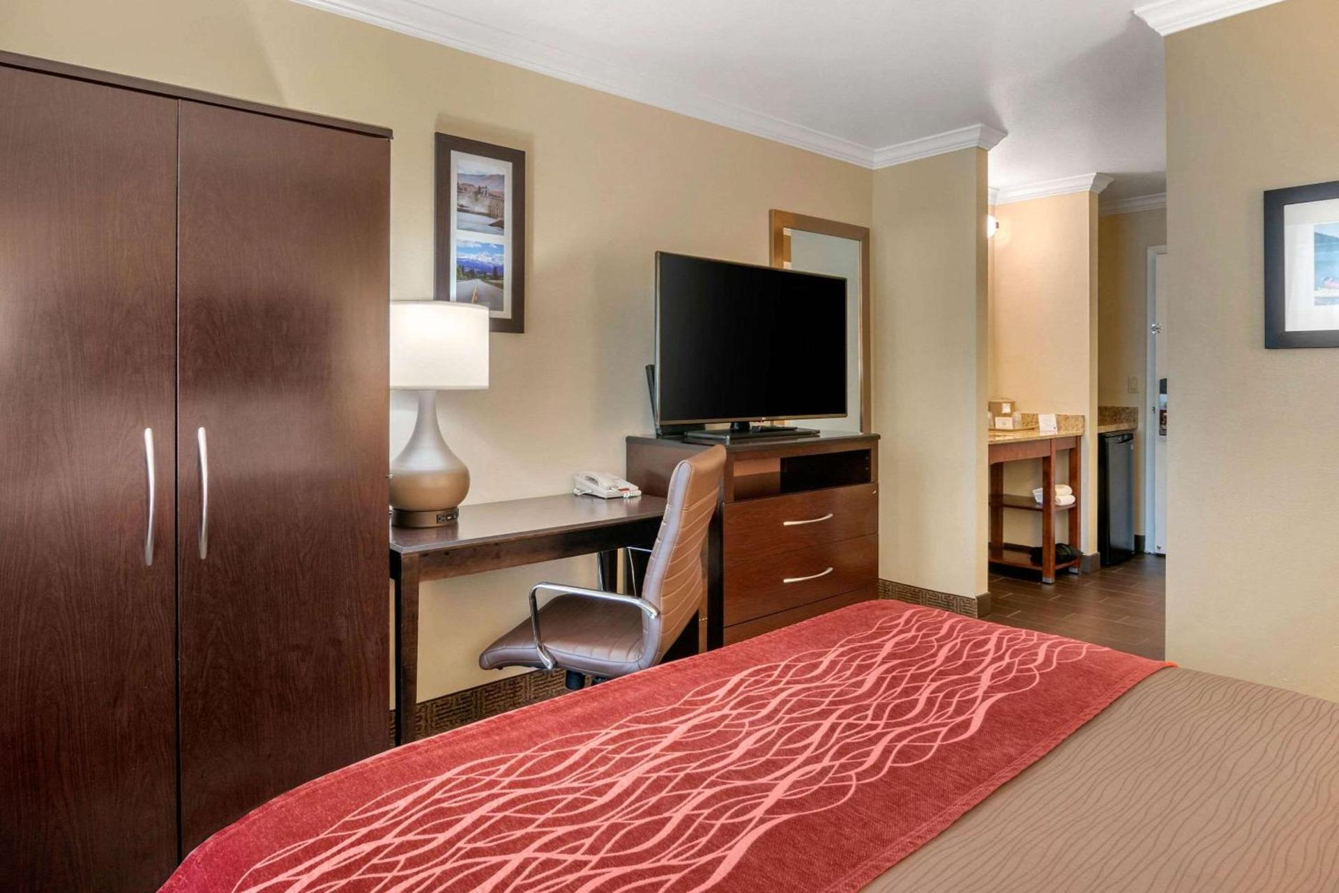 Comfort Inn Columbia Gorge photo 22