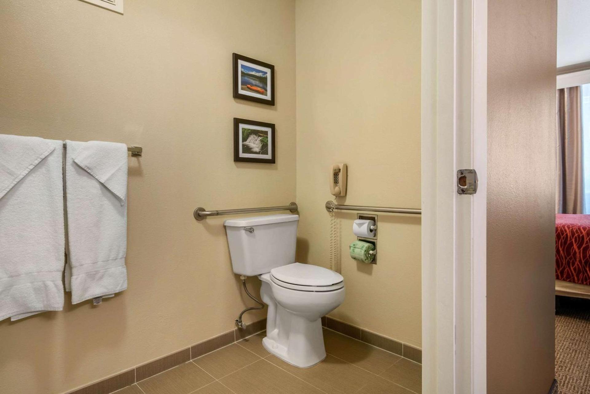 Comfort Inn Columbia Gorge photo 18
